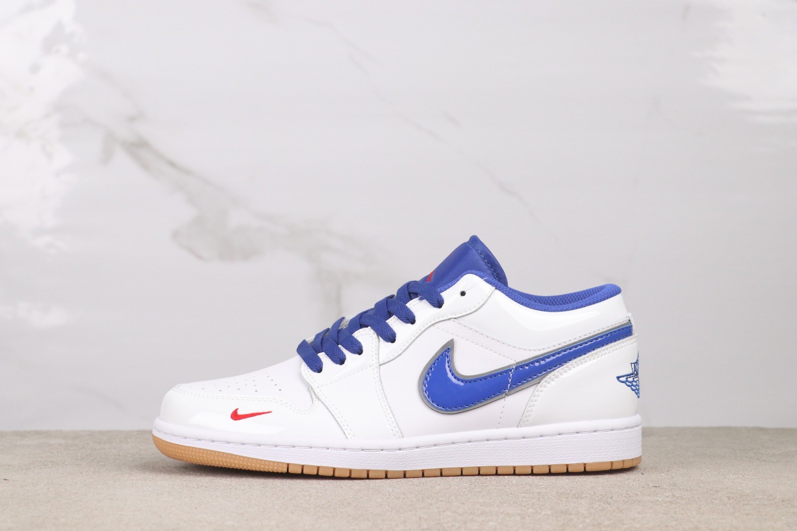 Air Jordan 1 Low IQ0400-100