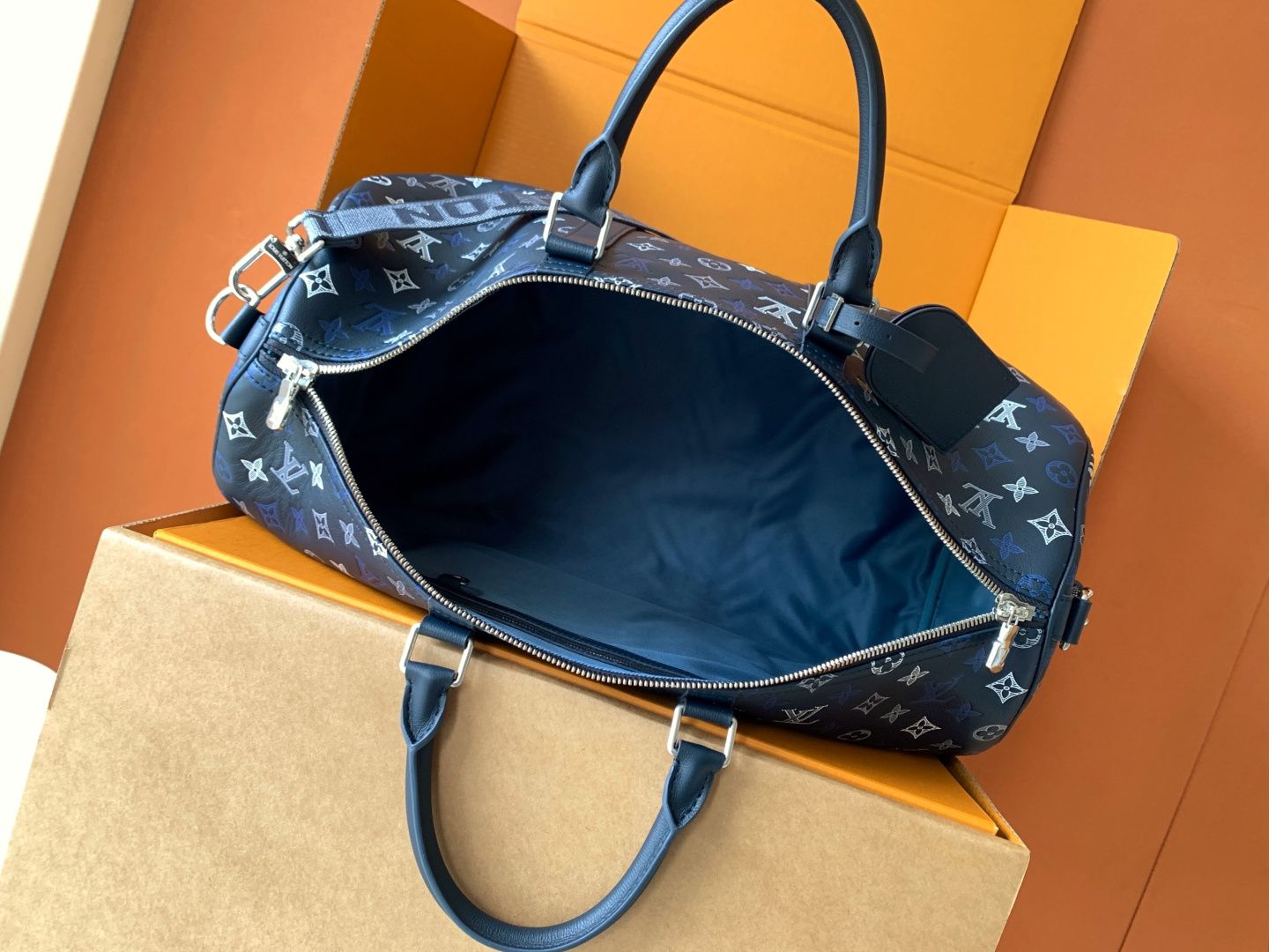 Louis Vuitton Keepall Bandoulière 50 — M28836