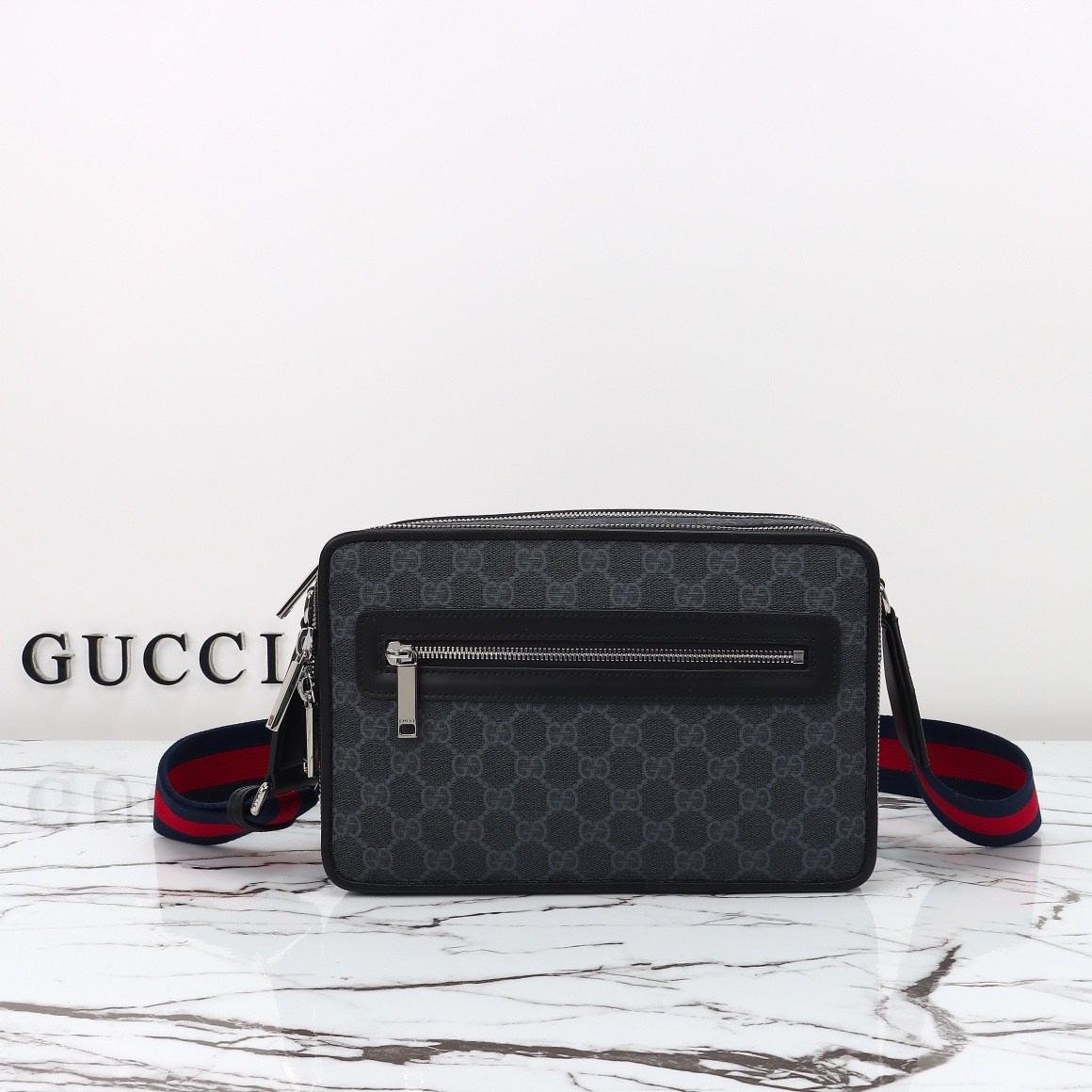 Gucci GG Black Medium Crossbody Bag — 822072