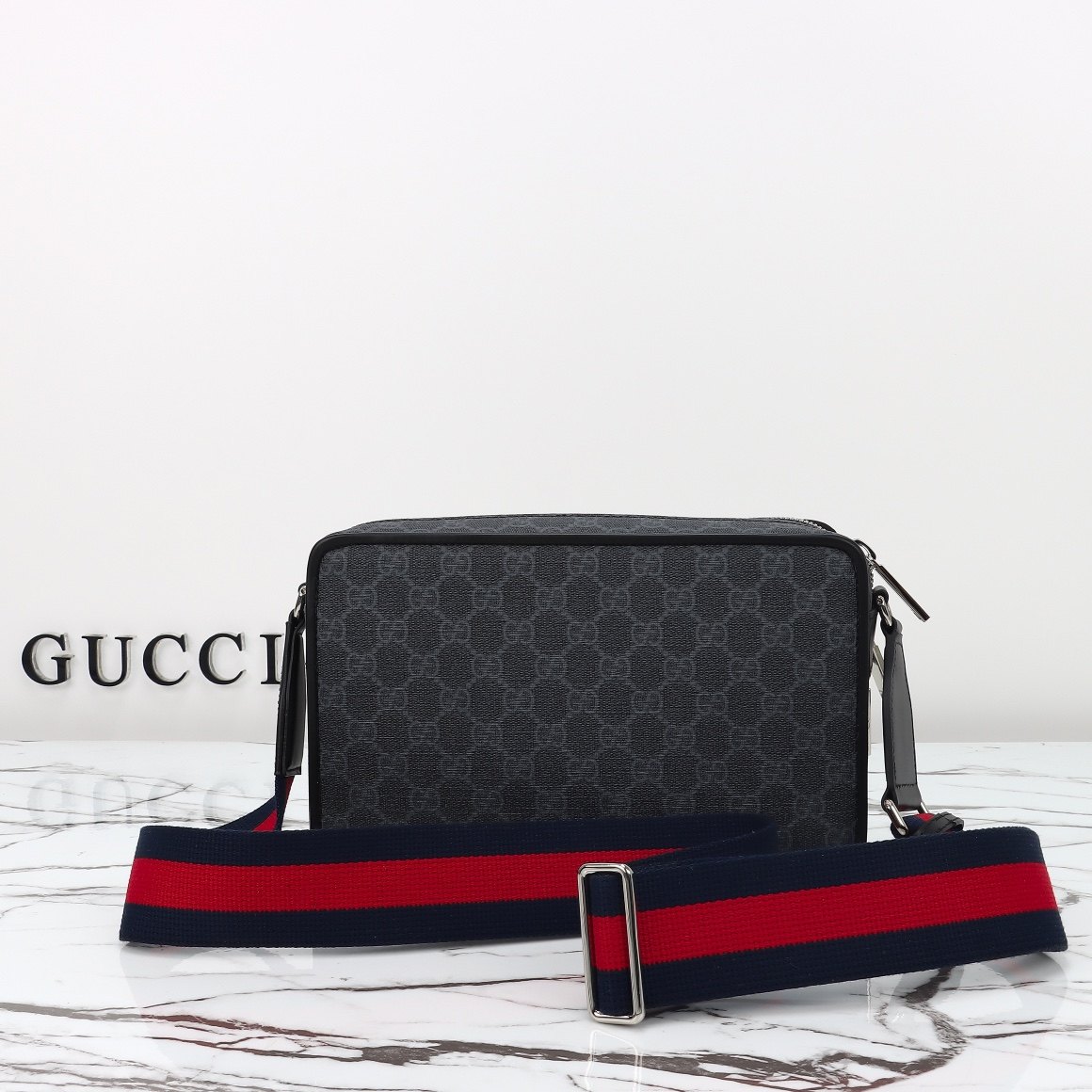 Gucci GG Black Medium Crossbody Bag — 822072