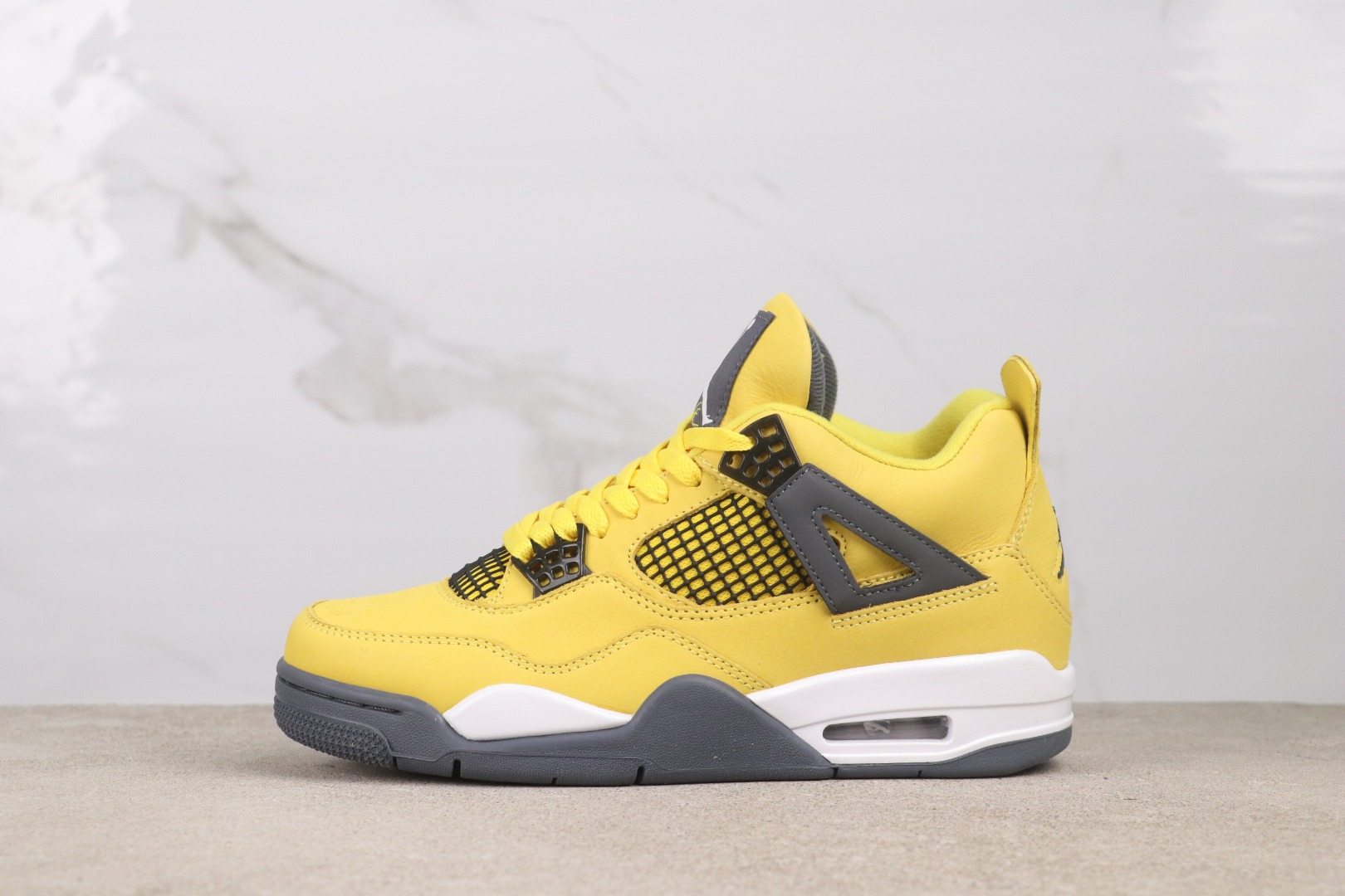 Air Jordan 4 “Lightning” CT8527-700