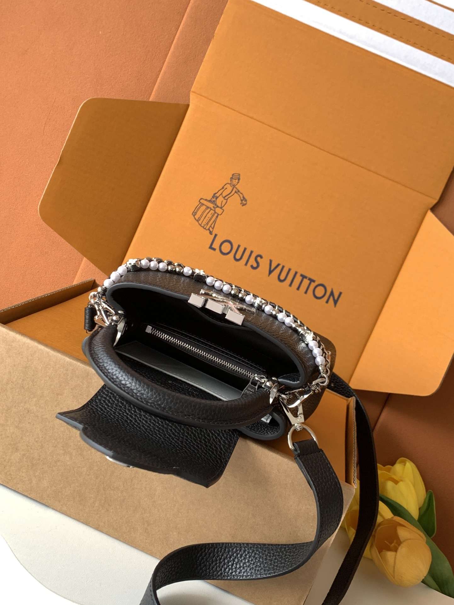 Louis Vuitton Capucines Mini Handbag — M11908