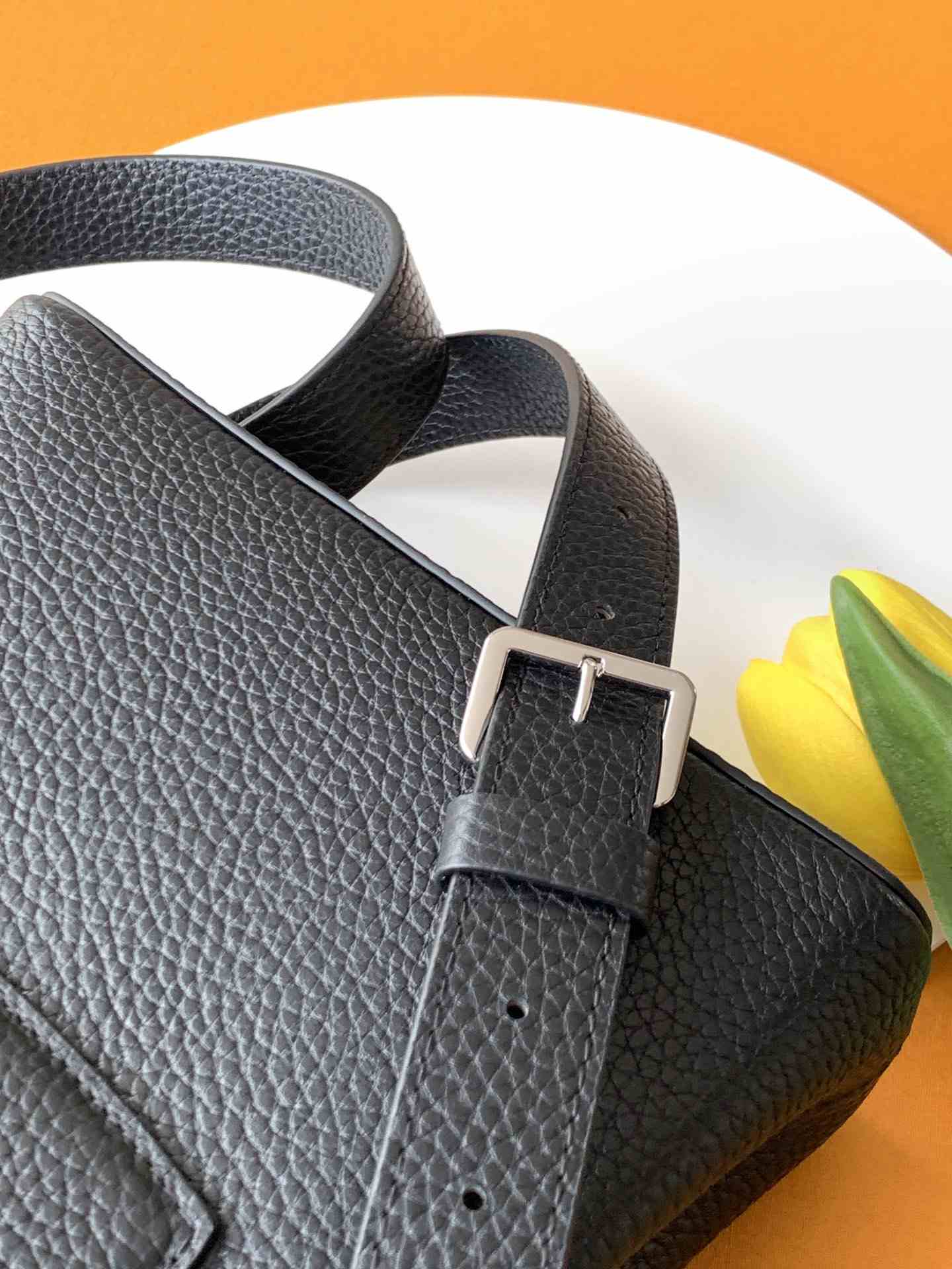 Louis Vuitton Capucines Mini Handbag — M11908
