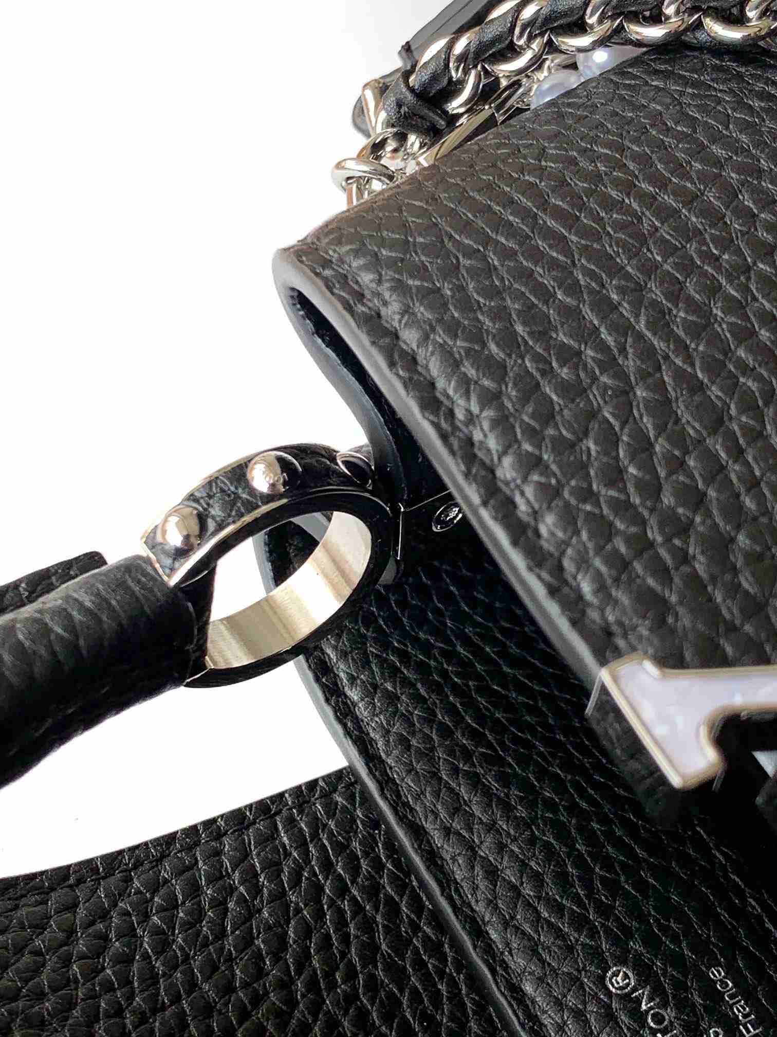 Louis Vuitton Capucines Mini Handbag — M11908