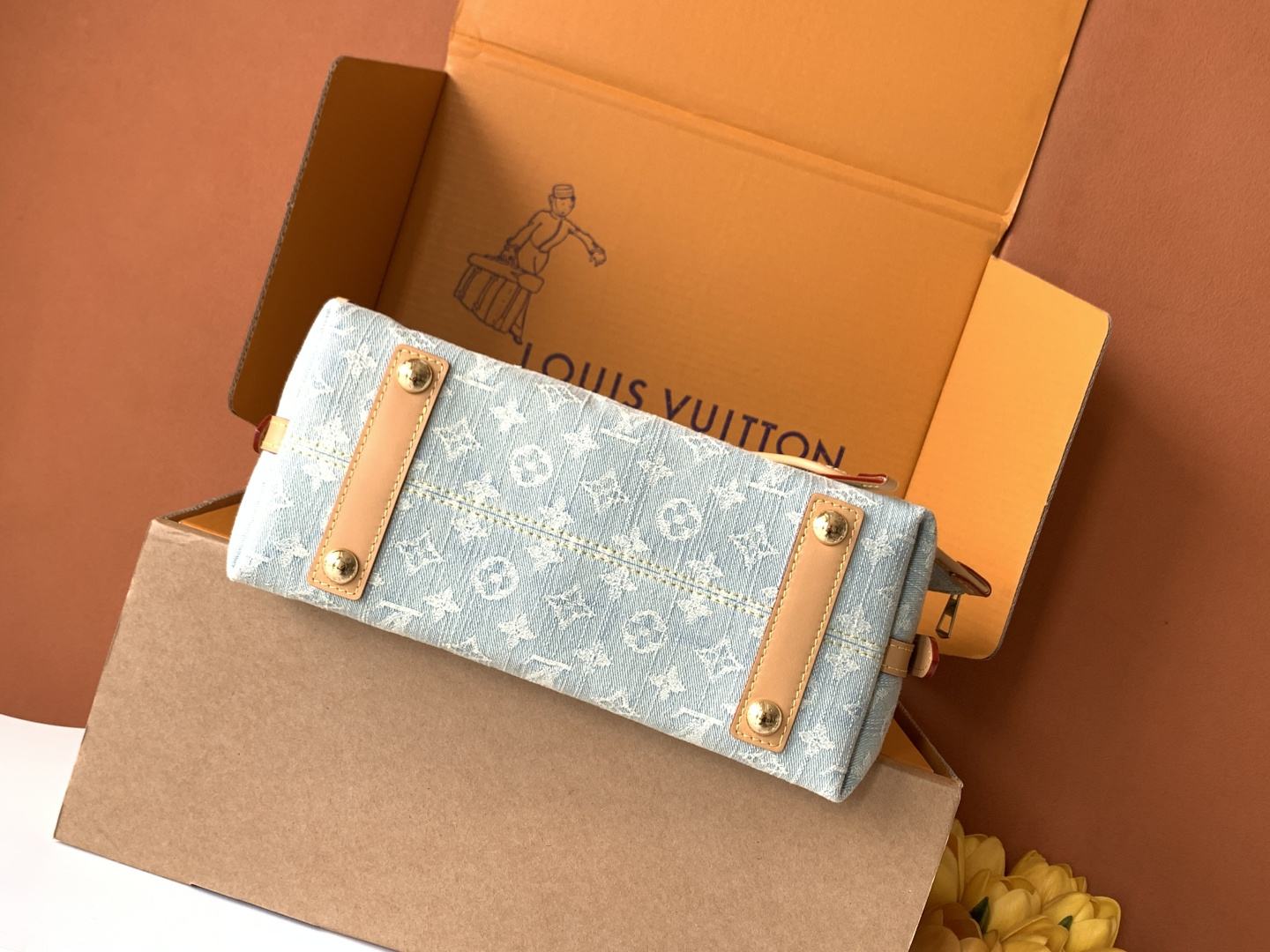 Louis Vuitton CarryAll-Style Shoulder Bag — M11462