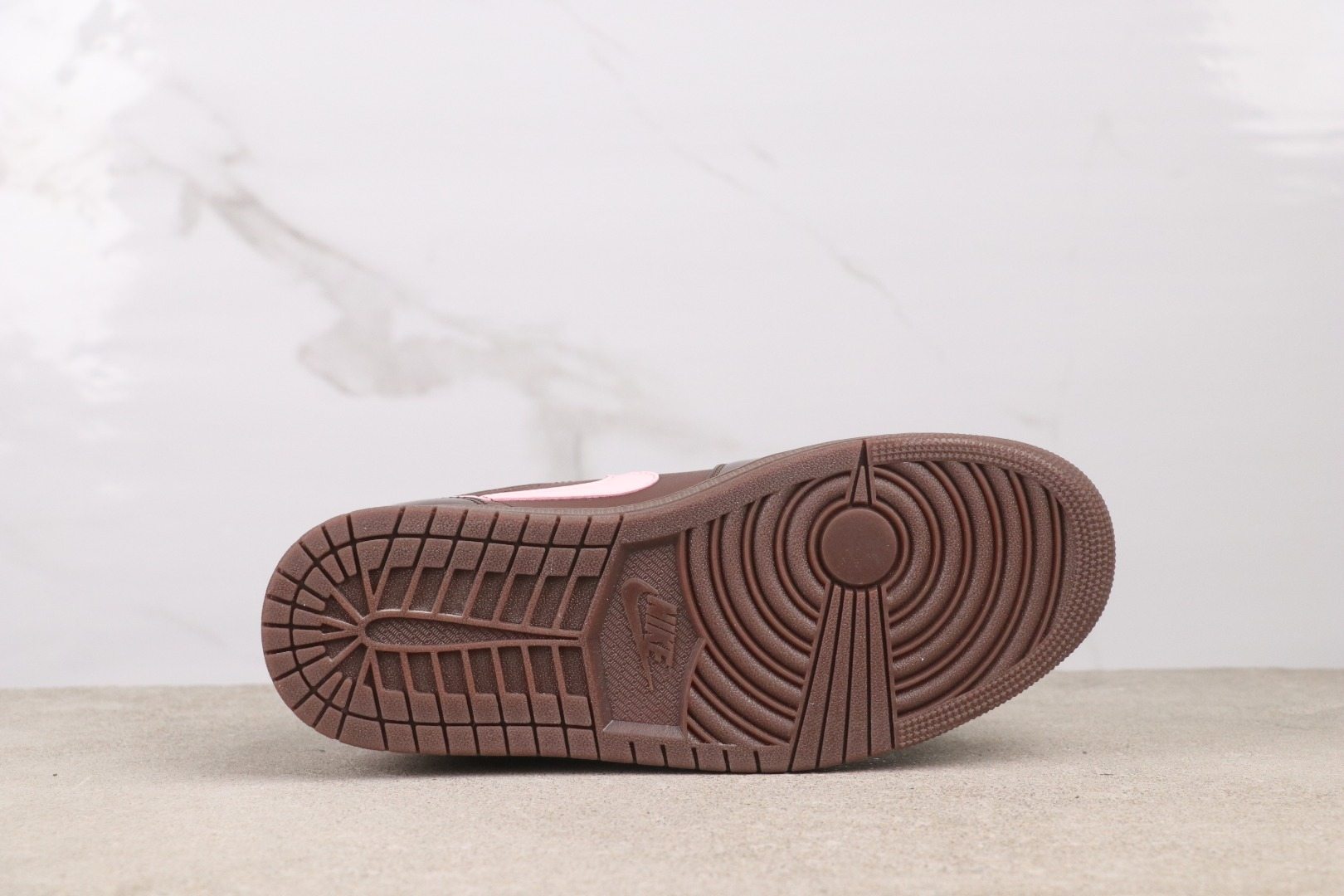 Air Jordan 1 Low IQ9787-262