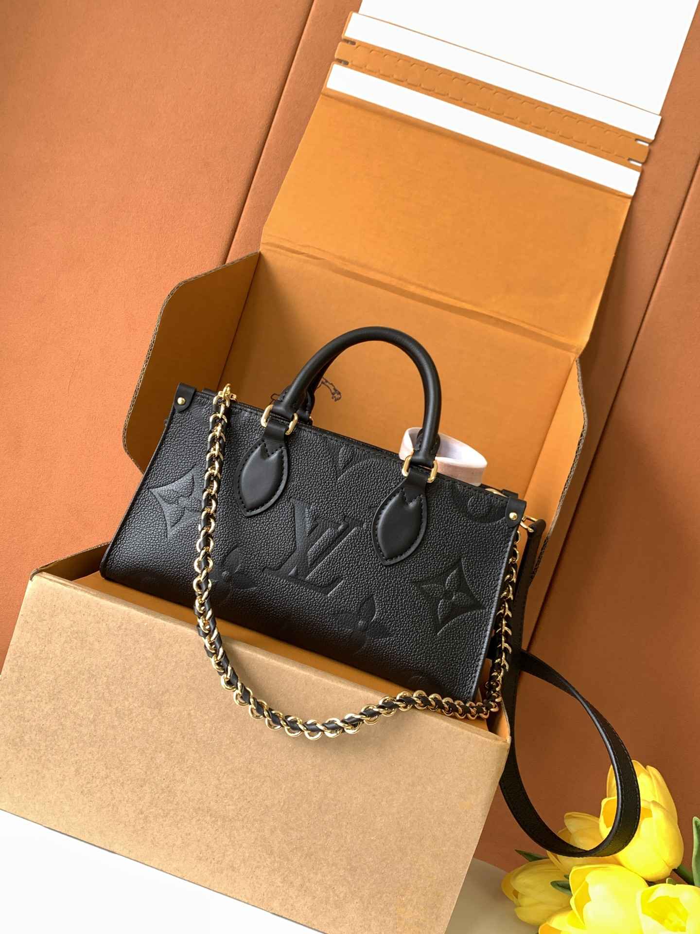 Louis Vuitton OnTheGo East West โ M23640