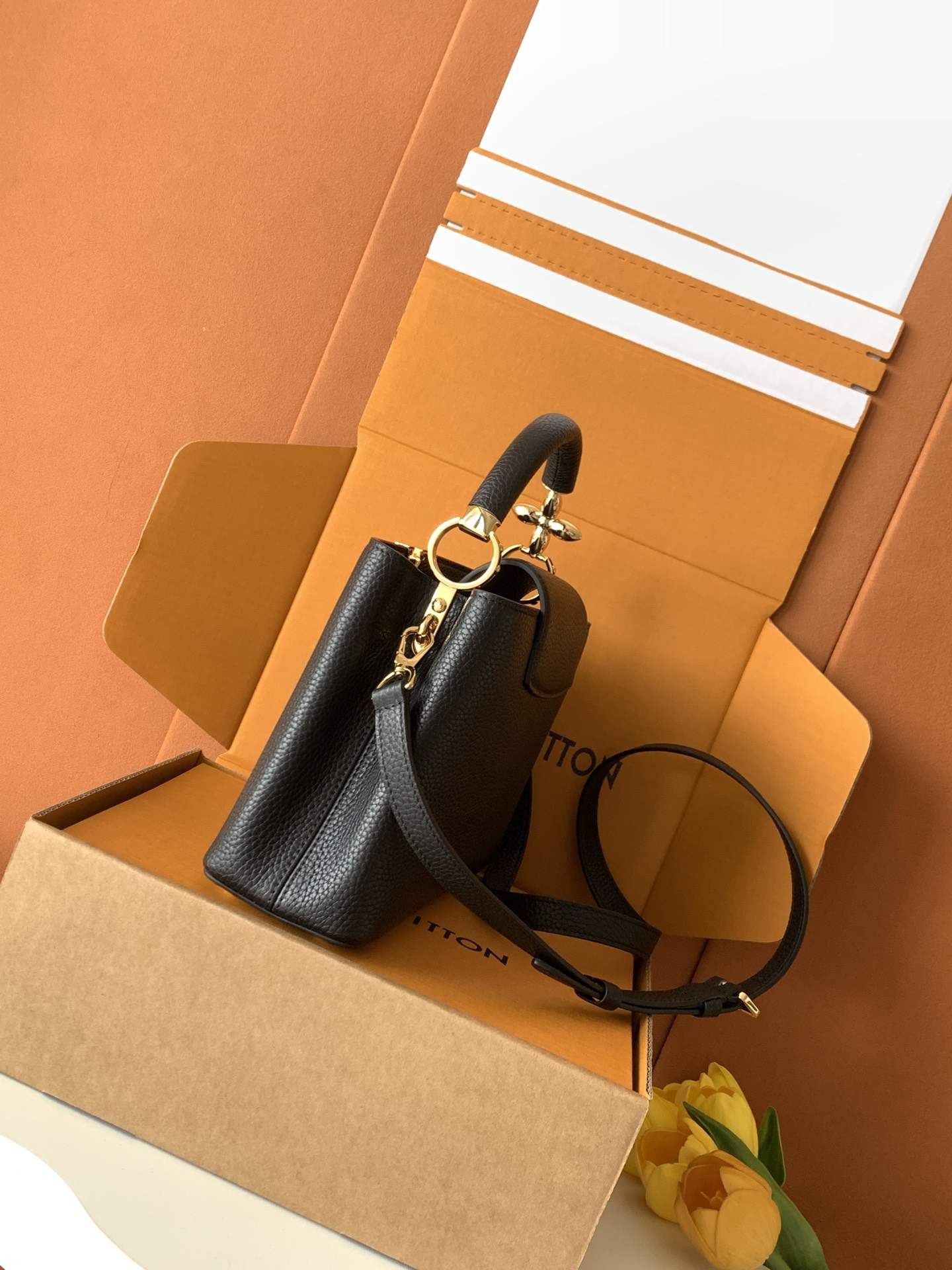 Louis Vuitton Capucines-Style Top-Handle Bag — M24698