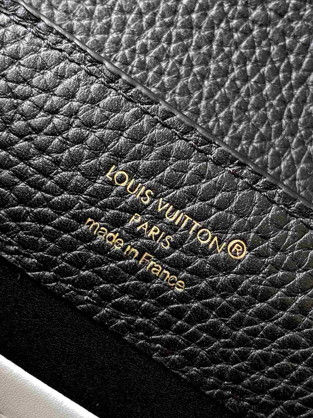 Louis Vuitton Capucines-Style Compact Top-Handle Bag — M11906