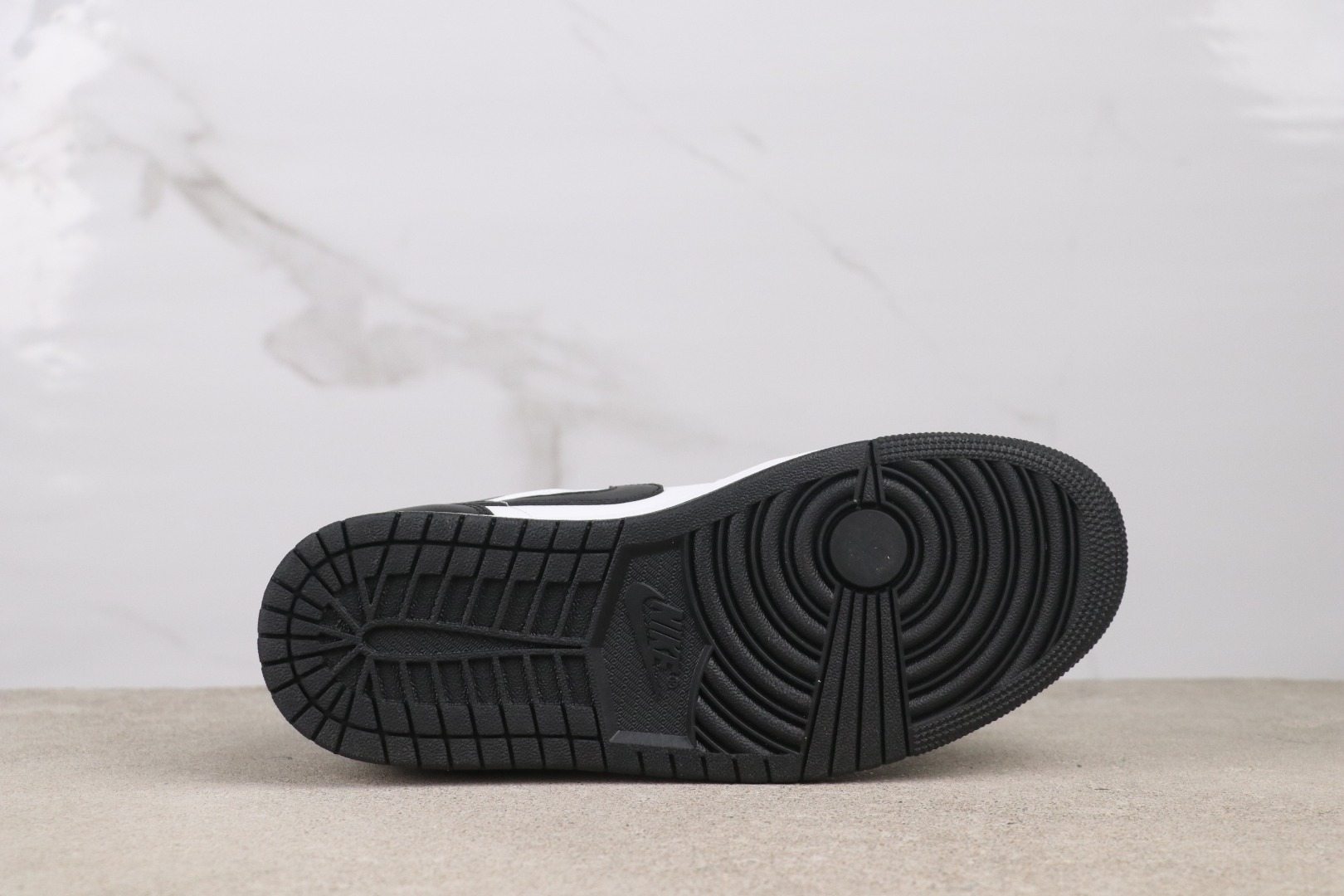 Air Jordan 1 Low 553558-045