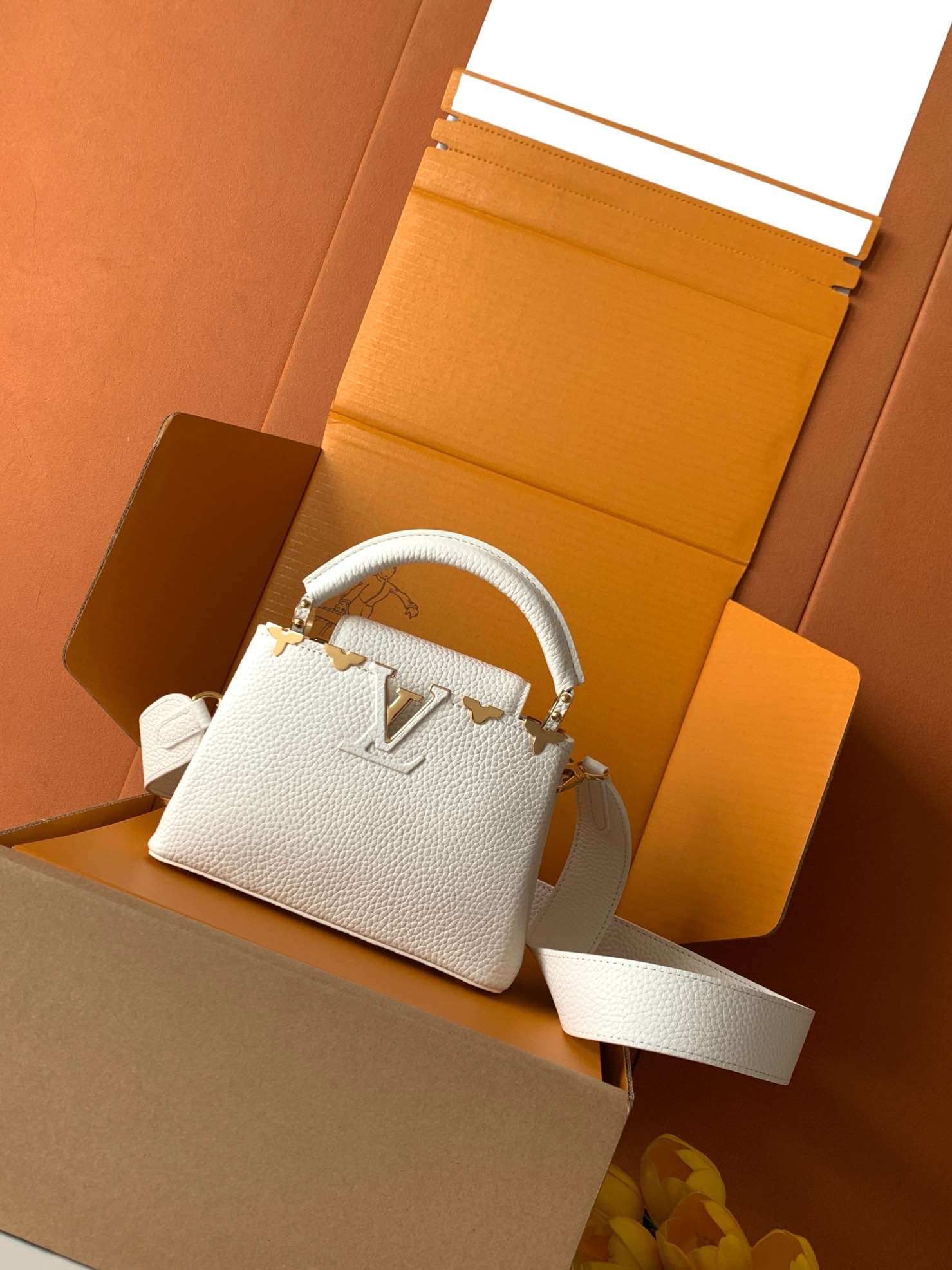 Louis Vuitton Capucines Mini-style Top-Handle Bag โ M56669