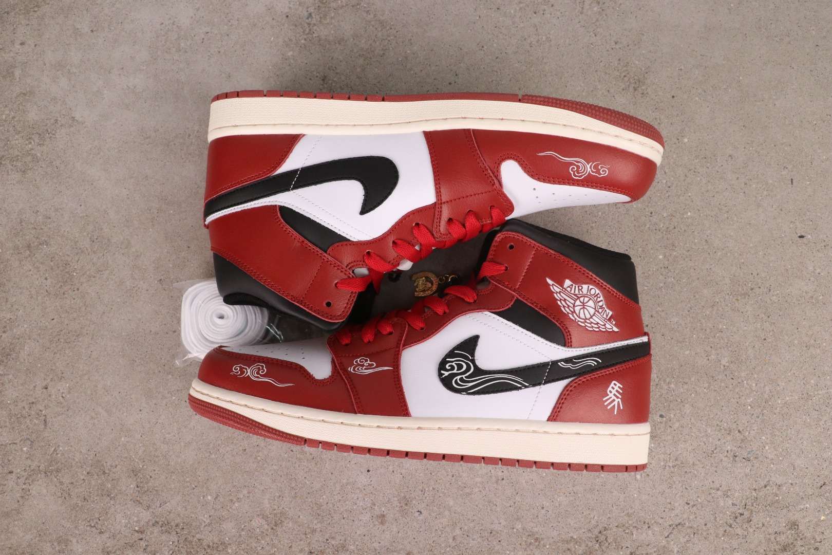 Air Jordan 1 Mid DQ8426-105
