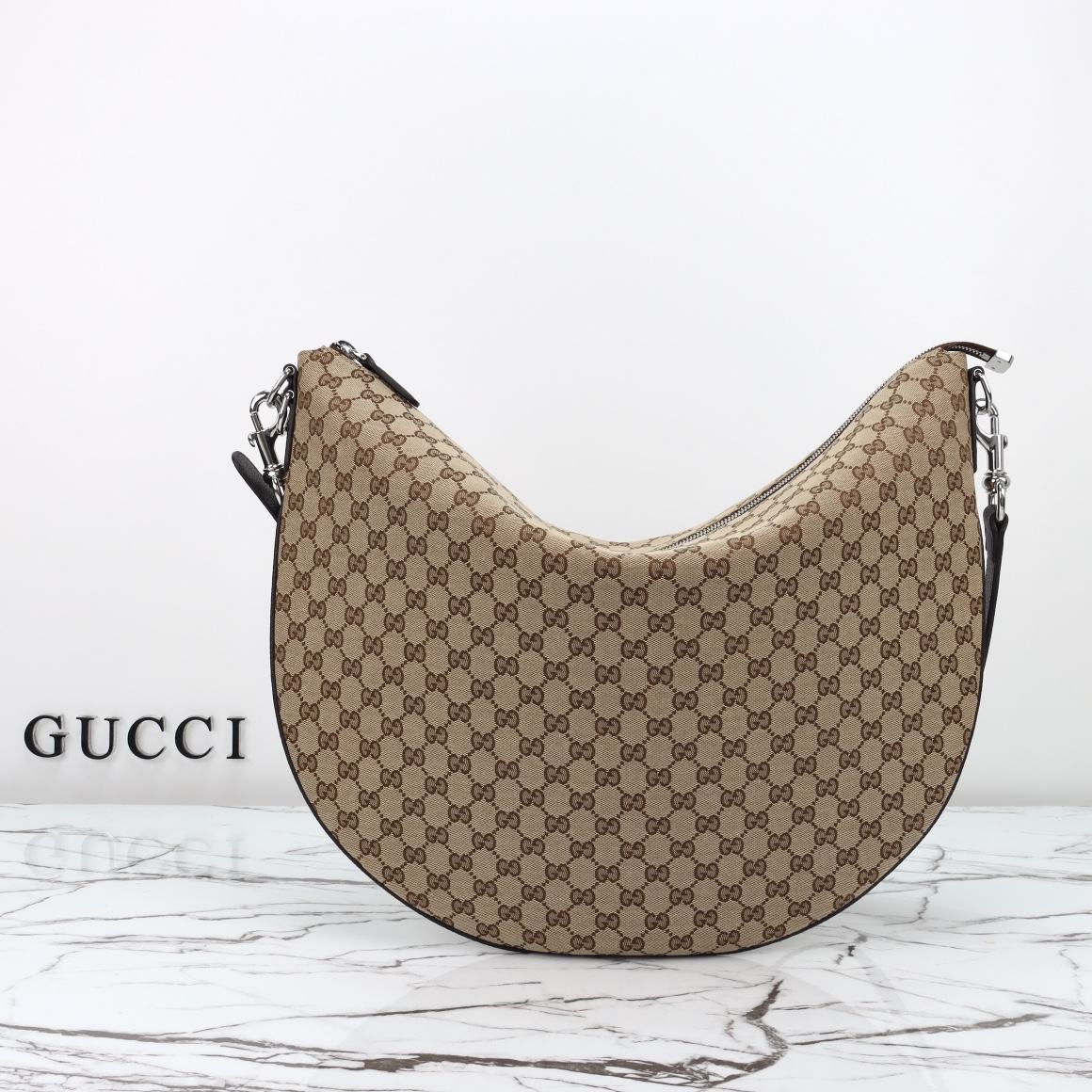 Gucci B Large Shoulder Bag — 800194