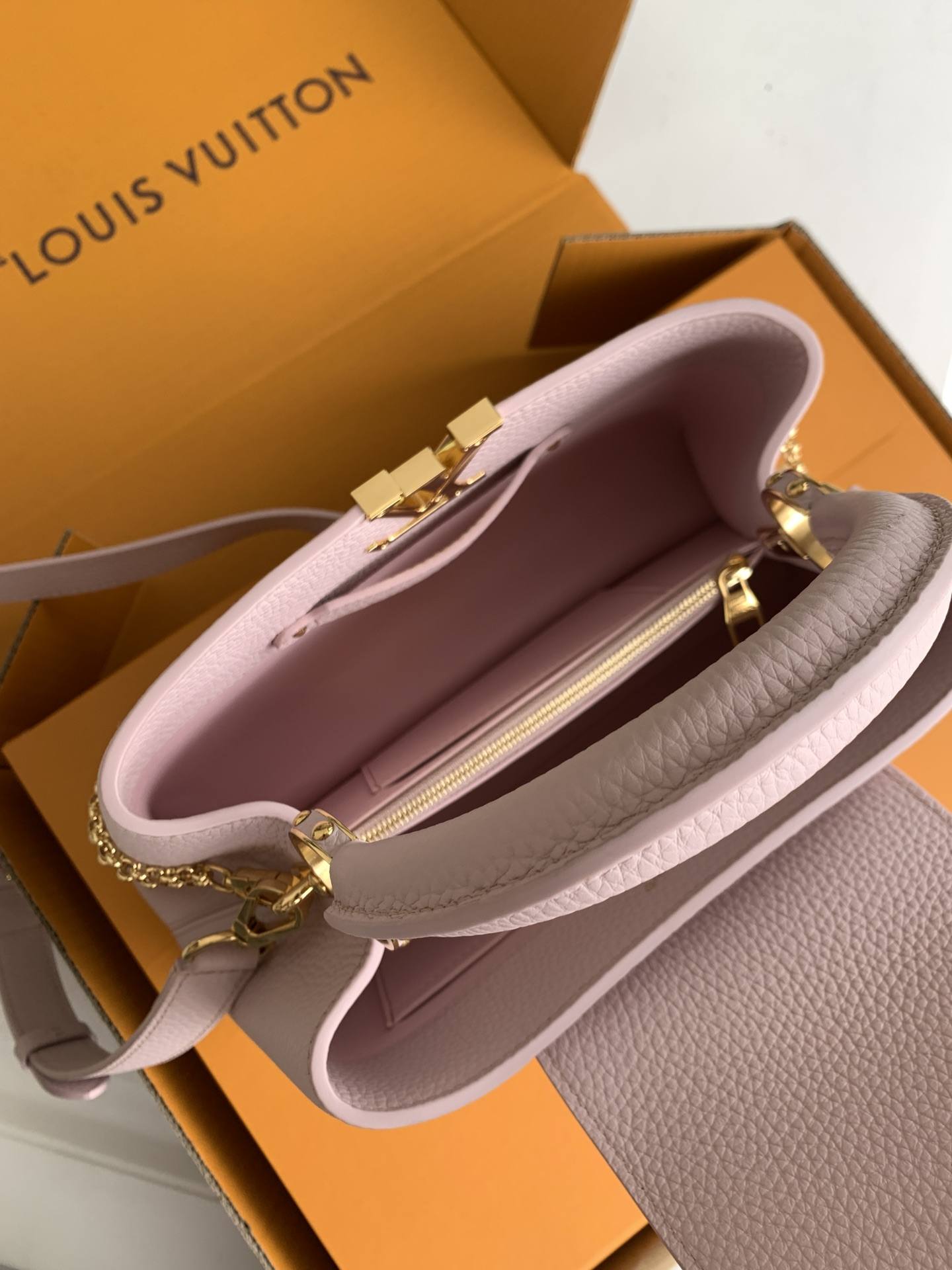 Louis Vuitton Capucines BB Daydream-style Top-Handle Bag — M25477