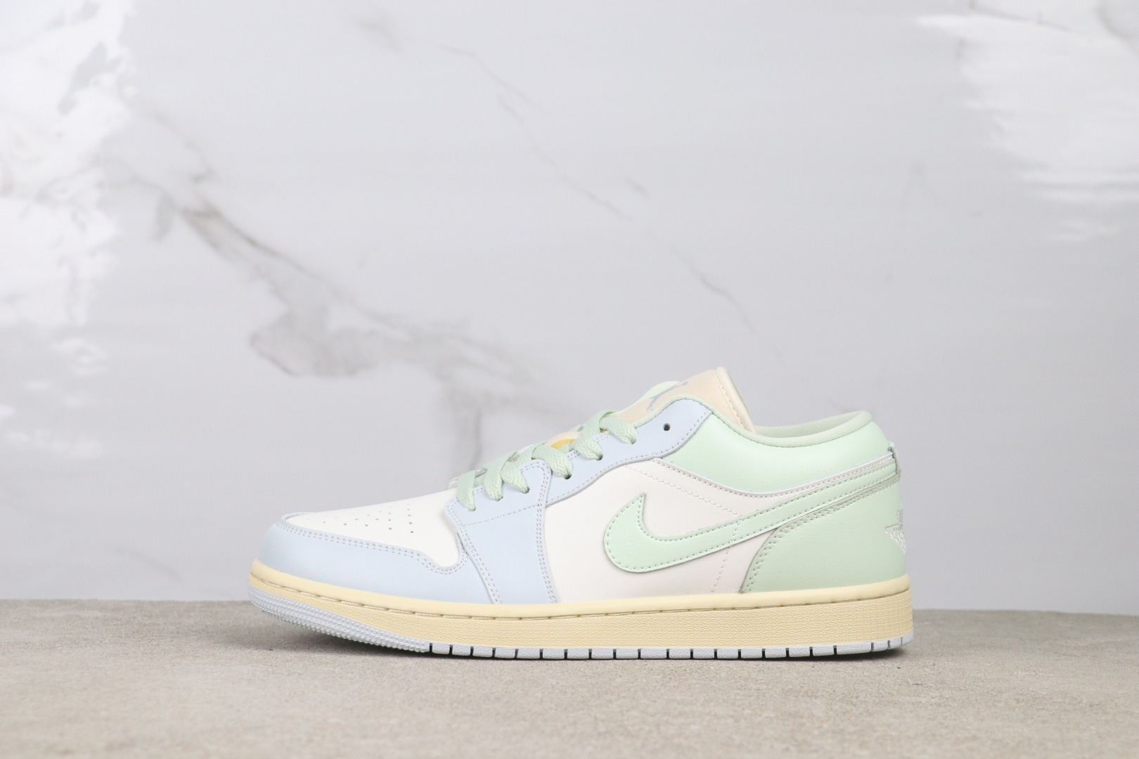 Air Jordan 1 Low OG SP DC0774-108