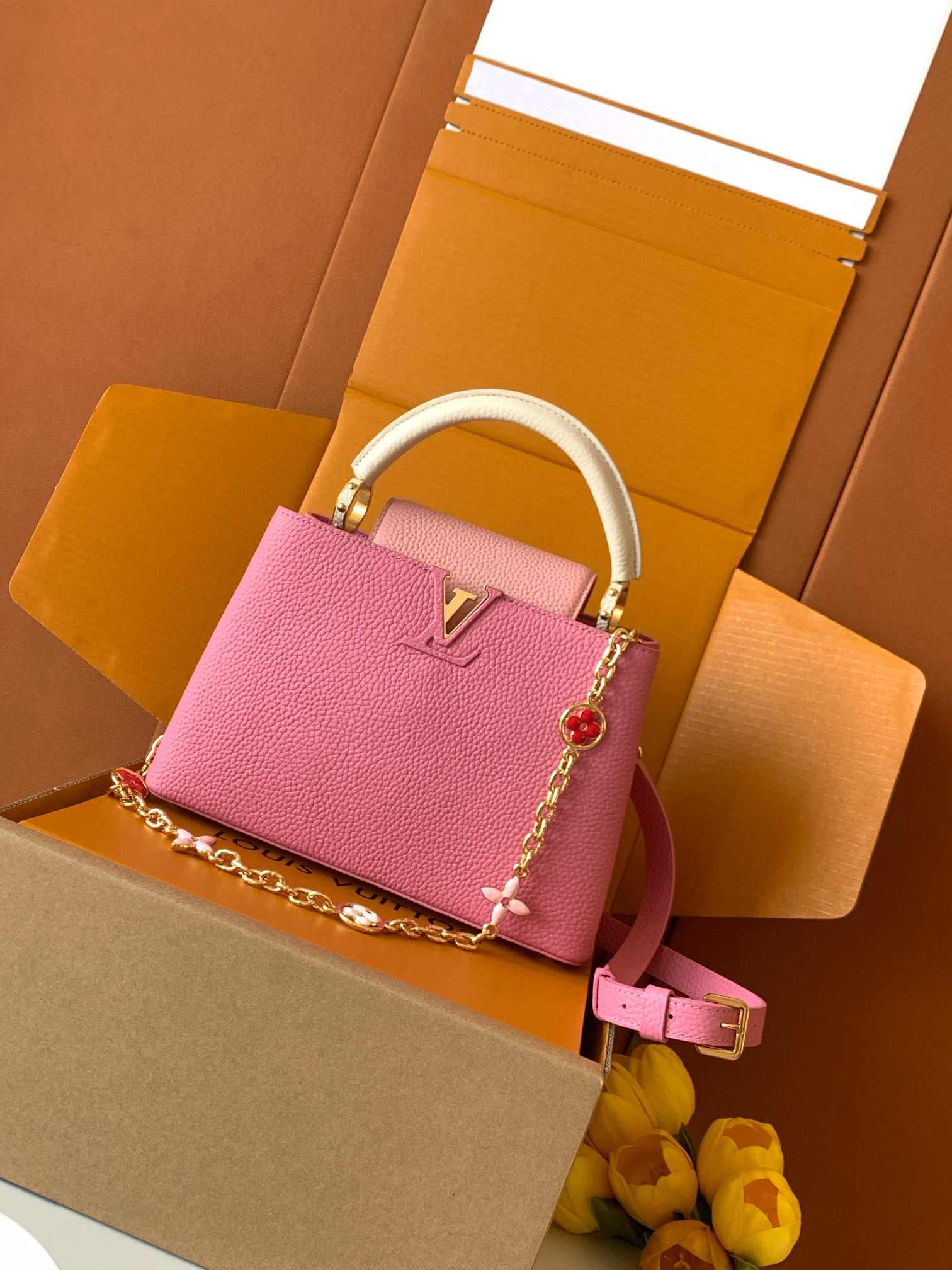 Louis Vuitton Capucines BB-Style Top-Handle Bag — M20844 Pink