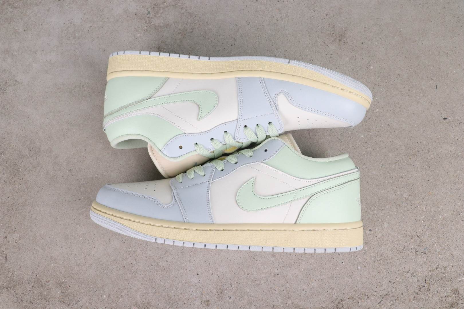 Air Jordan 1 Low OG SP DC0774-108