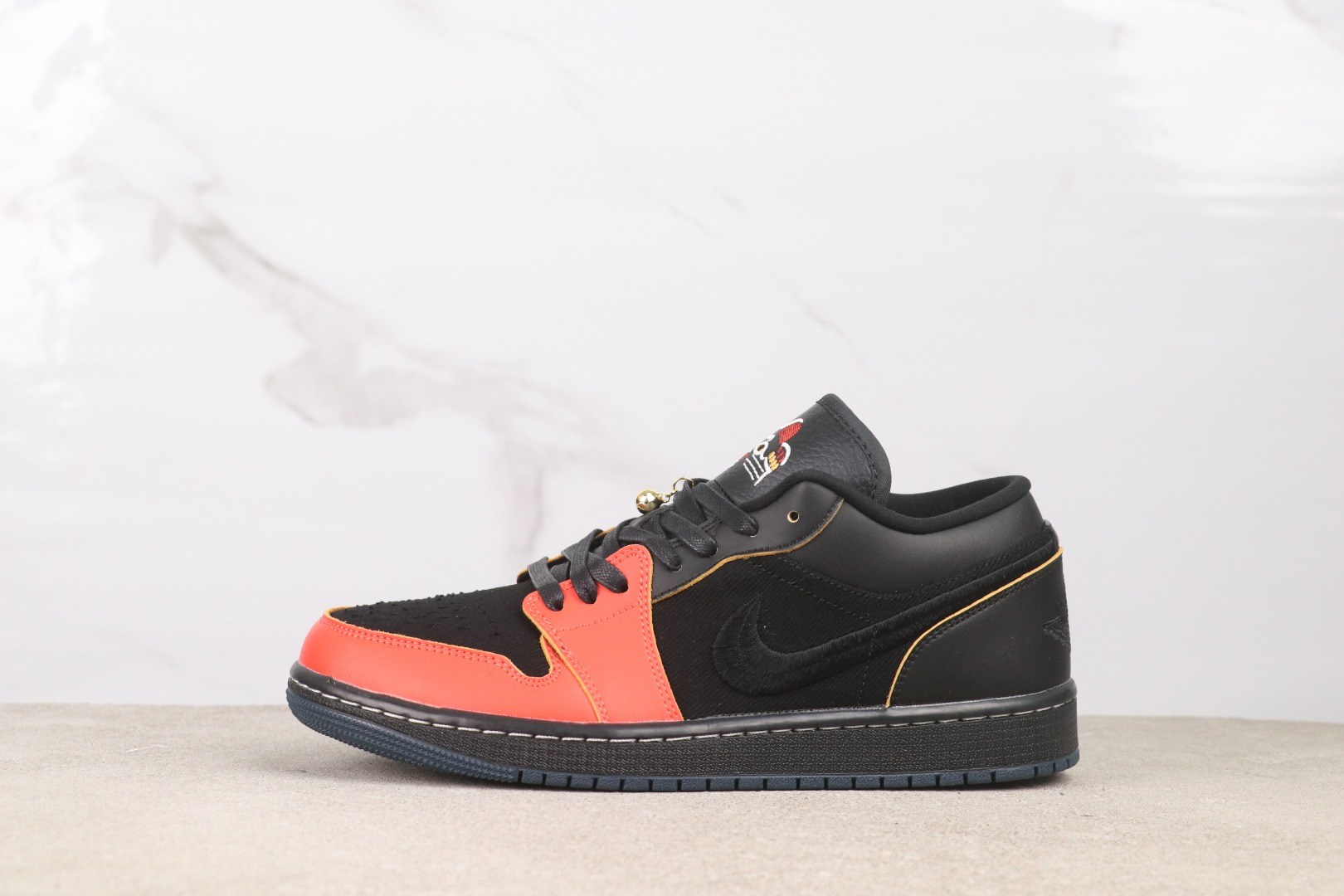 Air Jordan 1 Low IQ3460-010