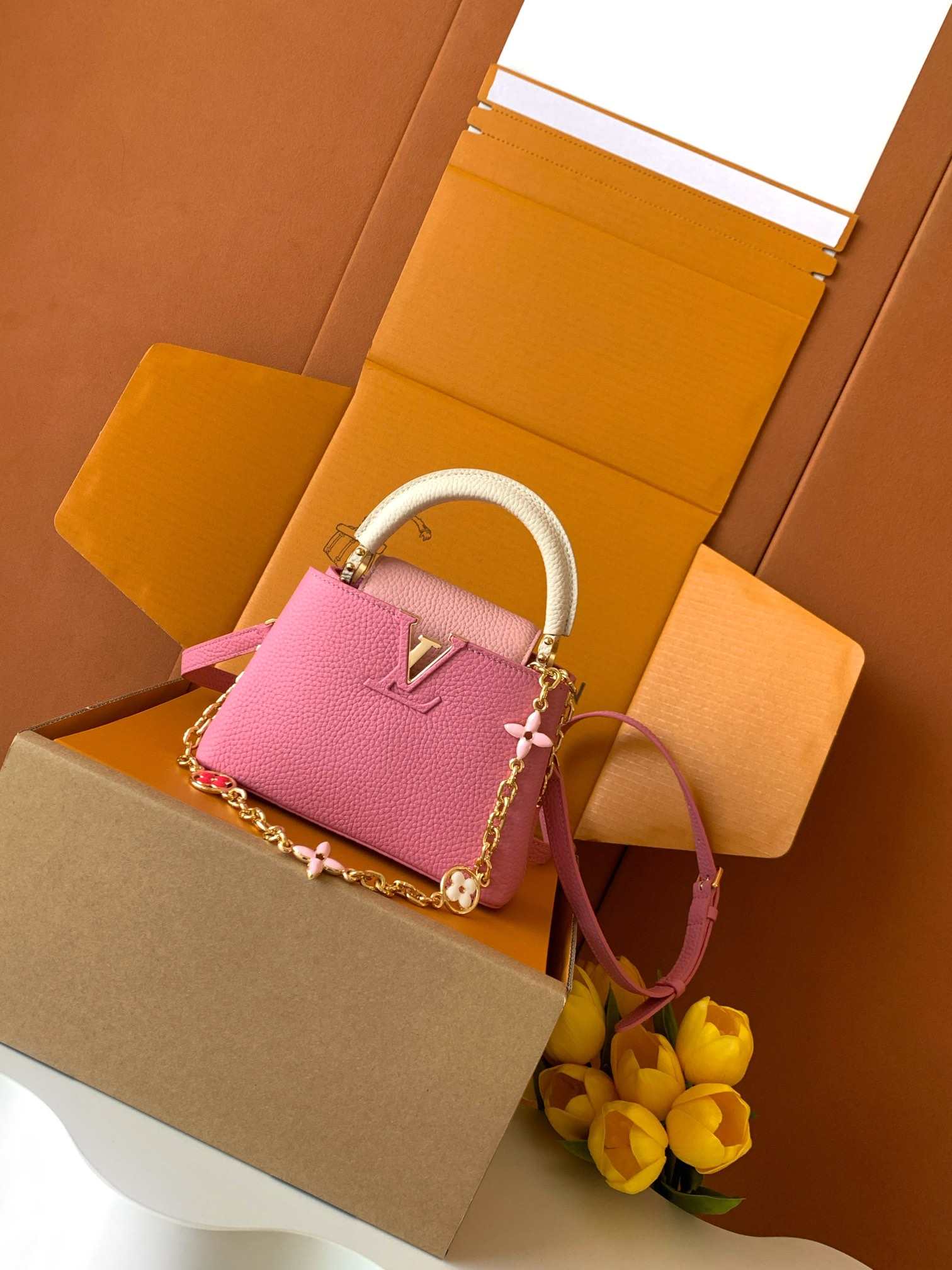 Louis Vuitton Capucines Mini-Style Top-Handle Bag — M20845 Pink