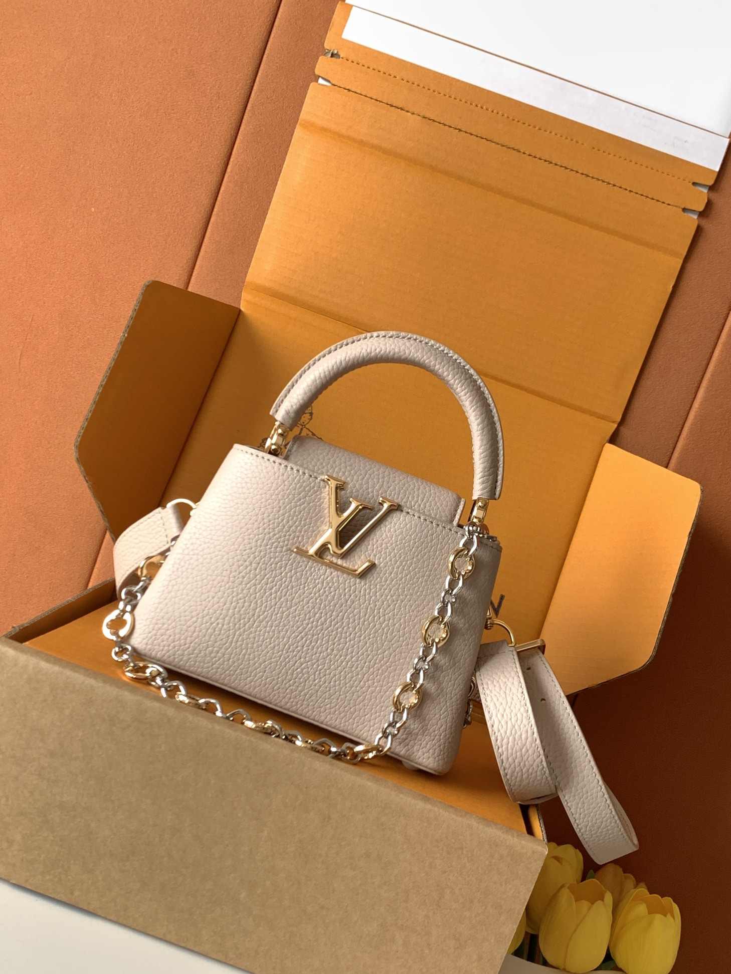 Louis Vuitton Capucines Mini — M12938 Grey-Purple