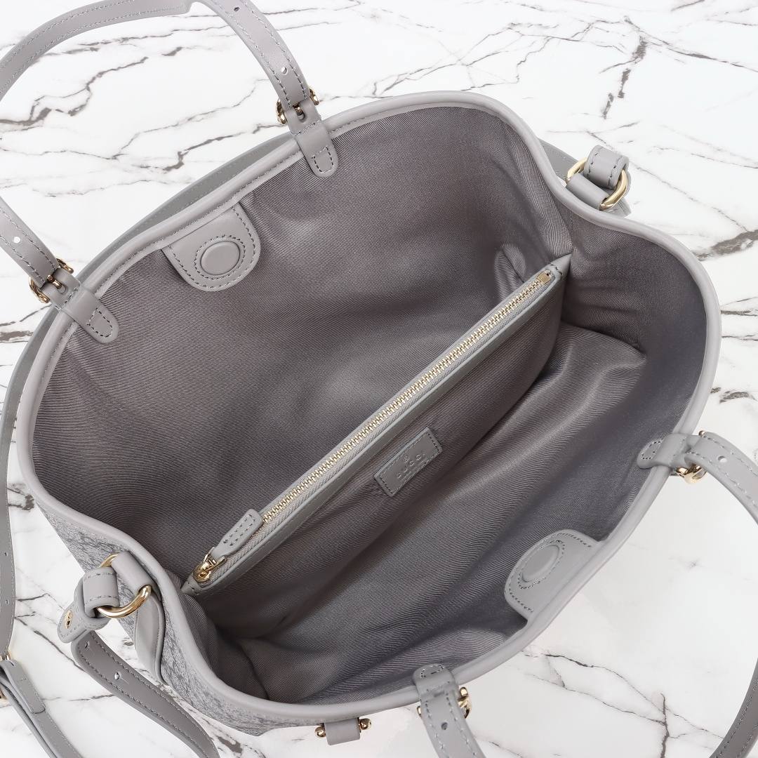 Gucci GG Emblem Tote Bag — 815214
