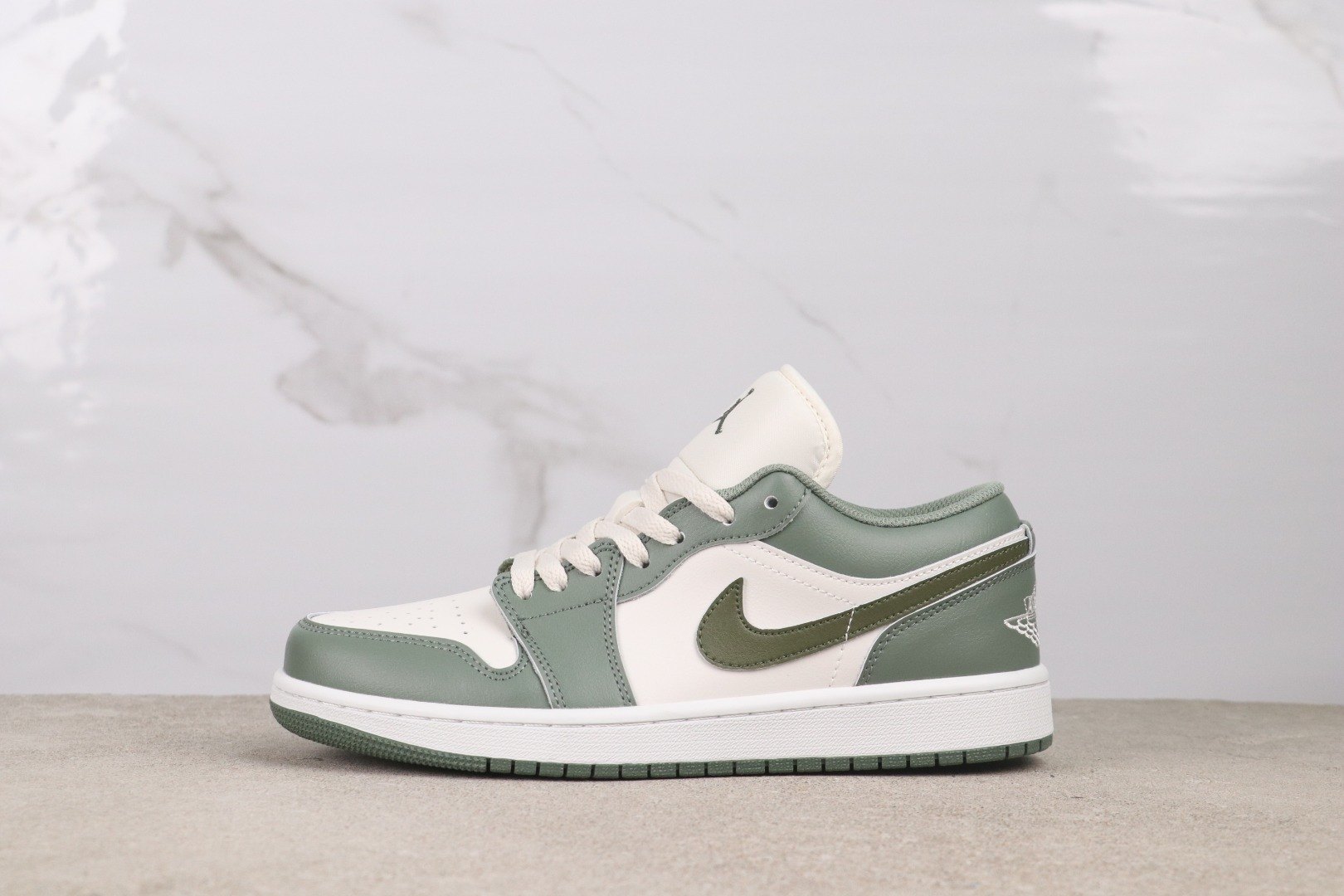 Air Jordan 1 Low 553558-300