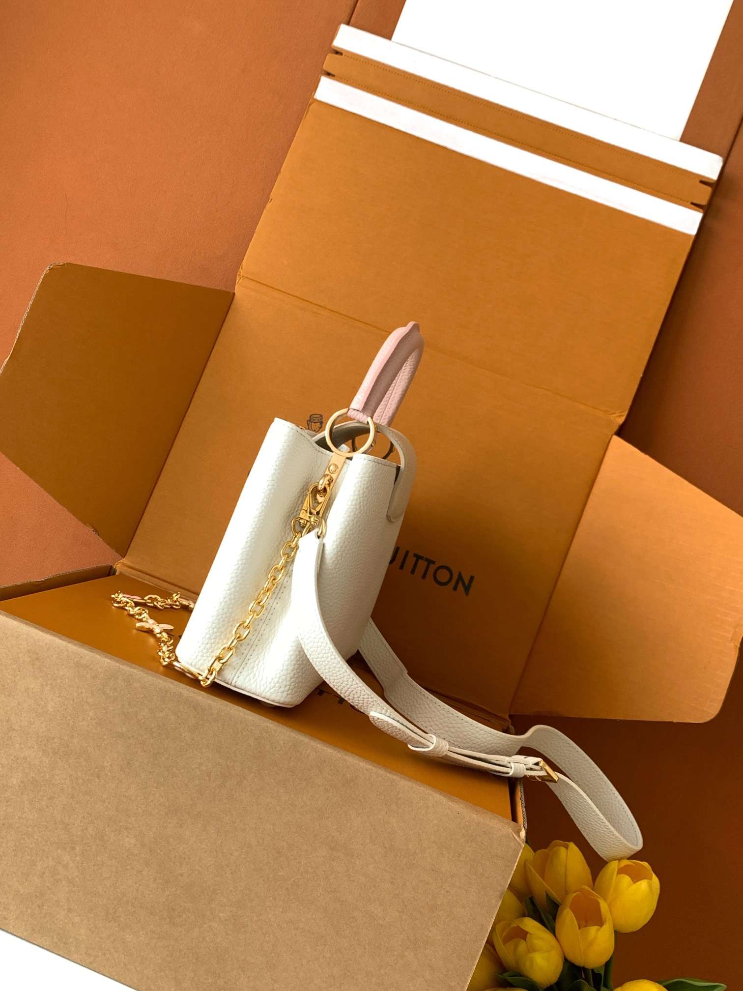 Louis Vuitton Capucines BB — M11343 White