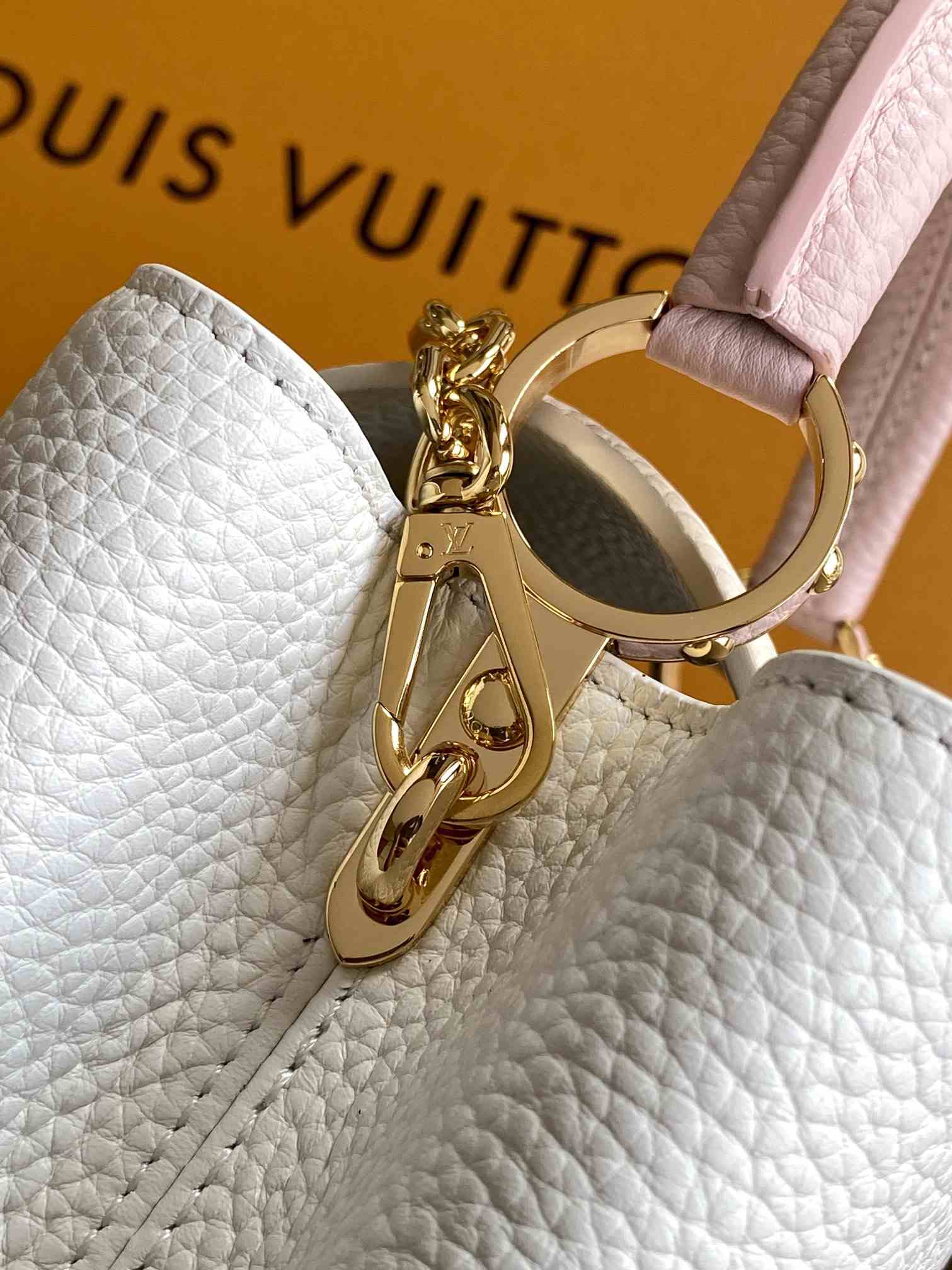 Louis Vuitton Capucines BB — M11343 White