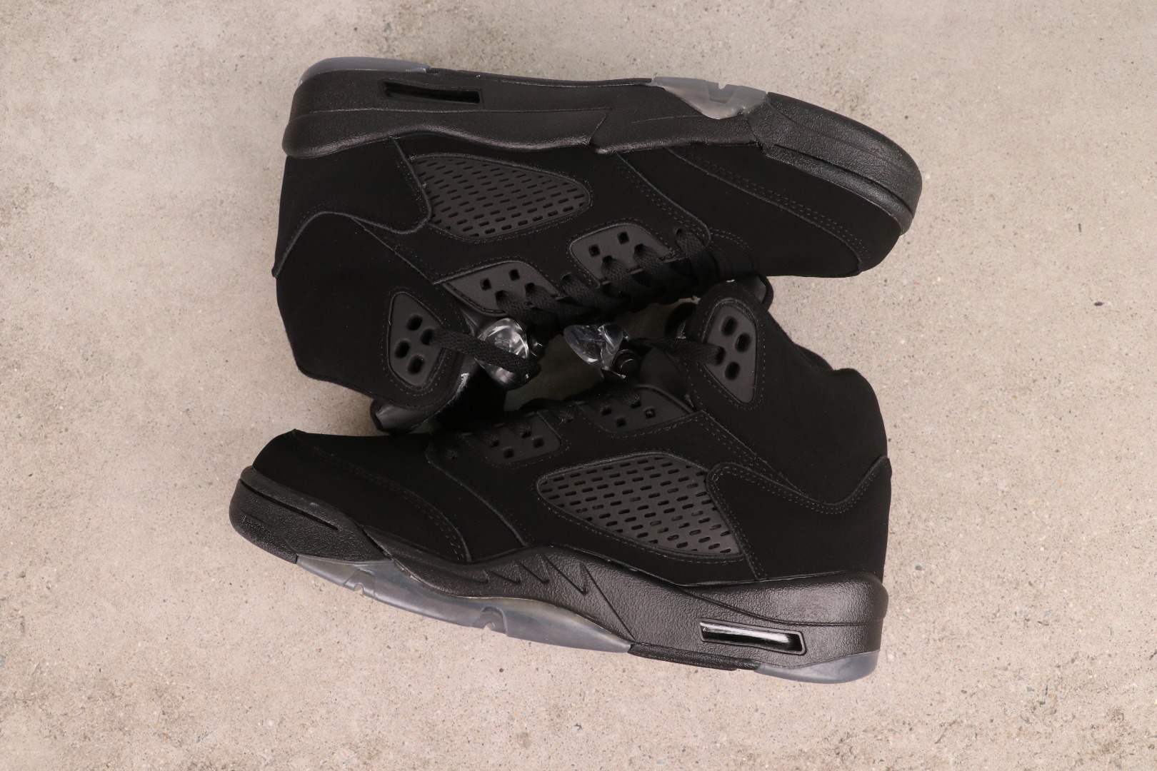 Air Jordan 5 “Black Cat” FZ2239-001