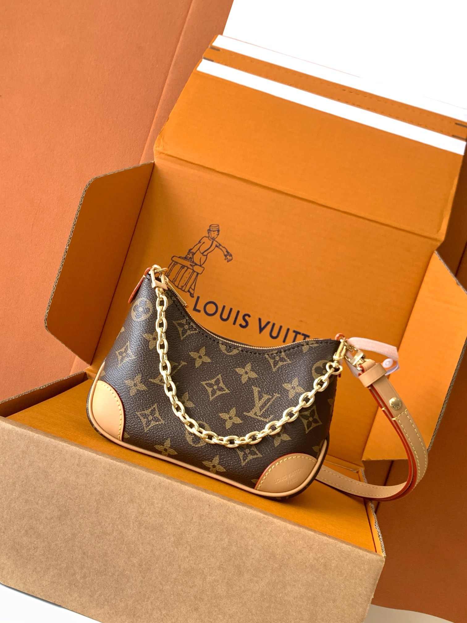 Louis Vuitton Nano Boulogne — M25519, Product 25437
