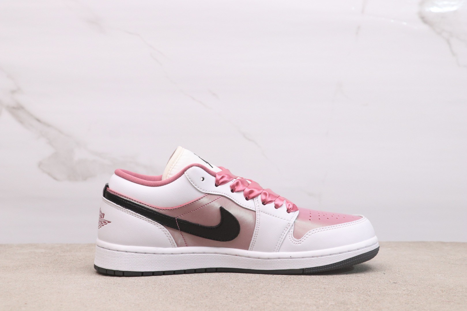 Air Jordan 1 Low SE IO0668-100