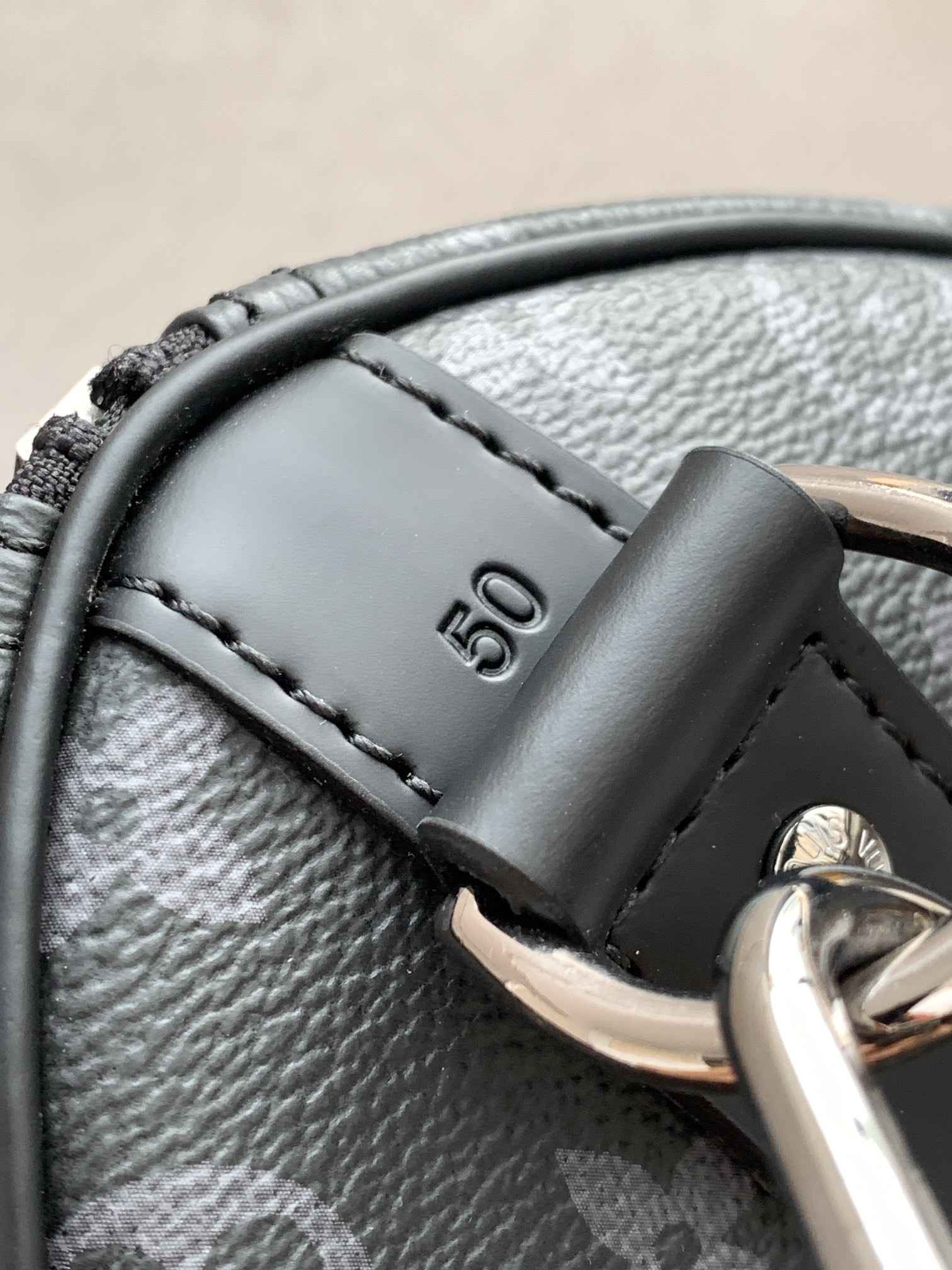 Louis Vuitton Keepall Bandoulière 50 — M40568