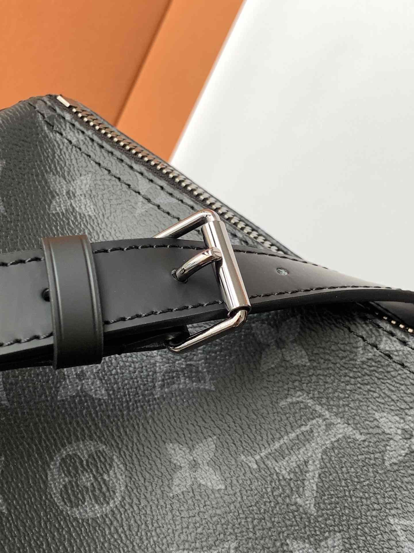 Louis Vuitton Keepall Bandoulière 50 — M40568