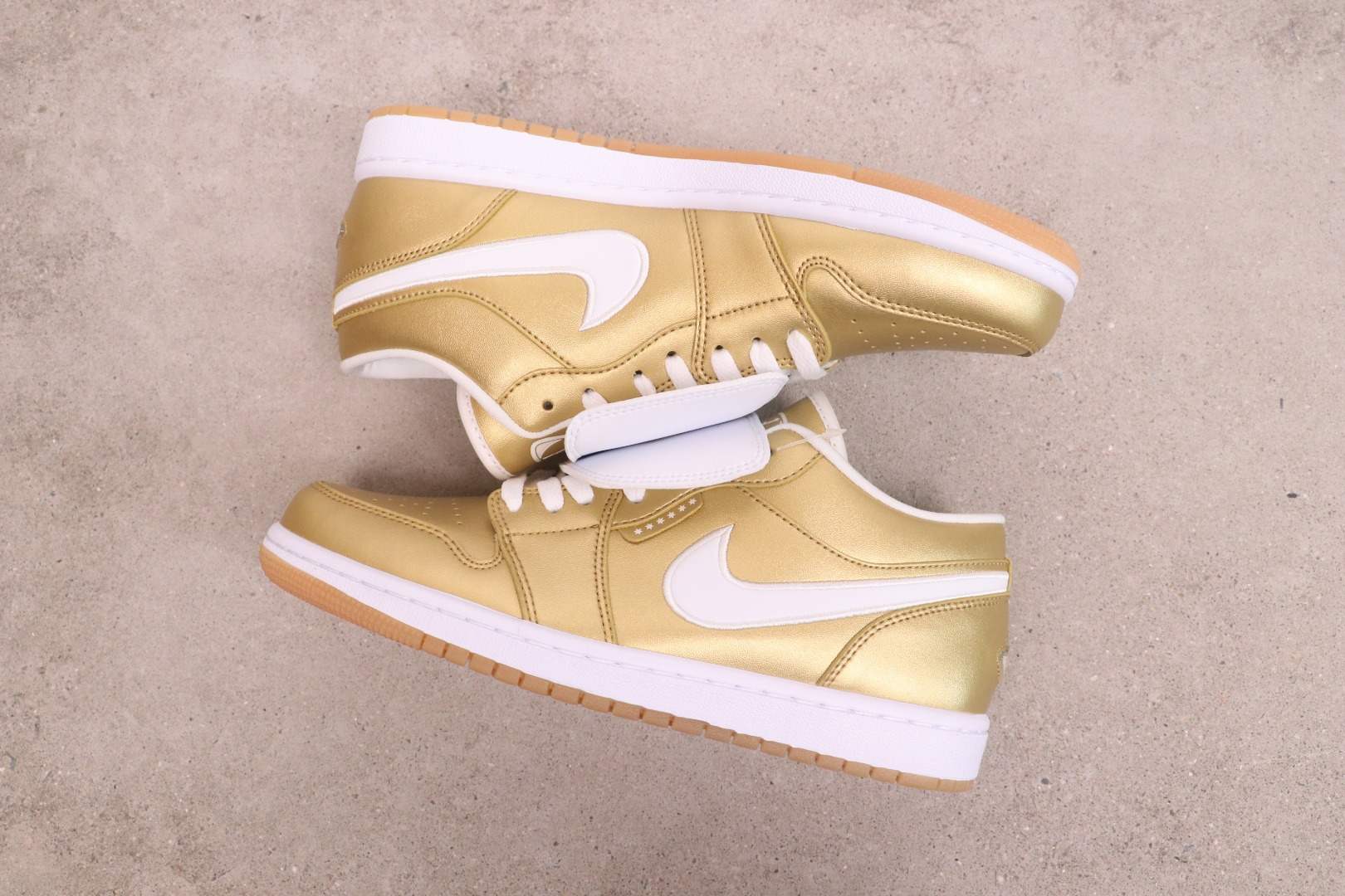 Air Jordan 1 Low OG IR2304-703