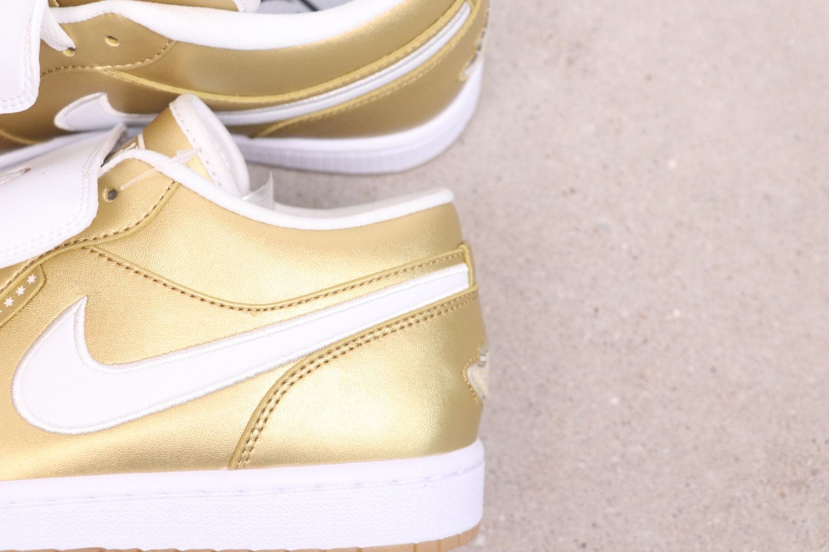 Air Jordan 1 Low OG IR2304-703