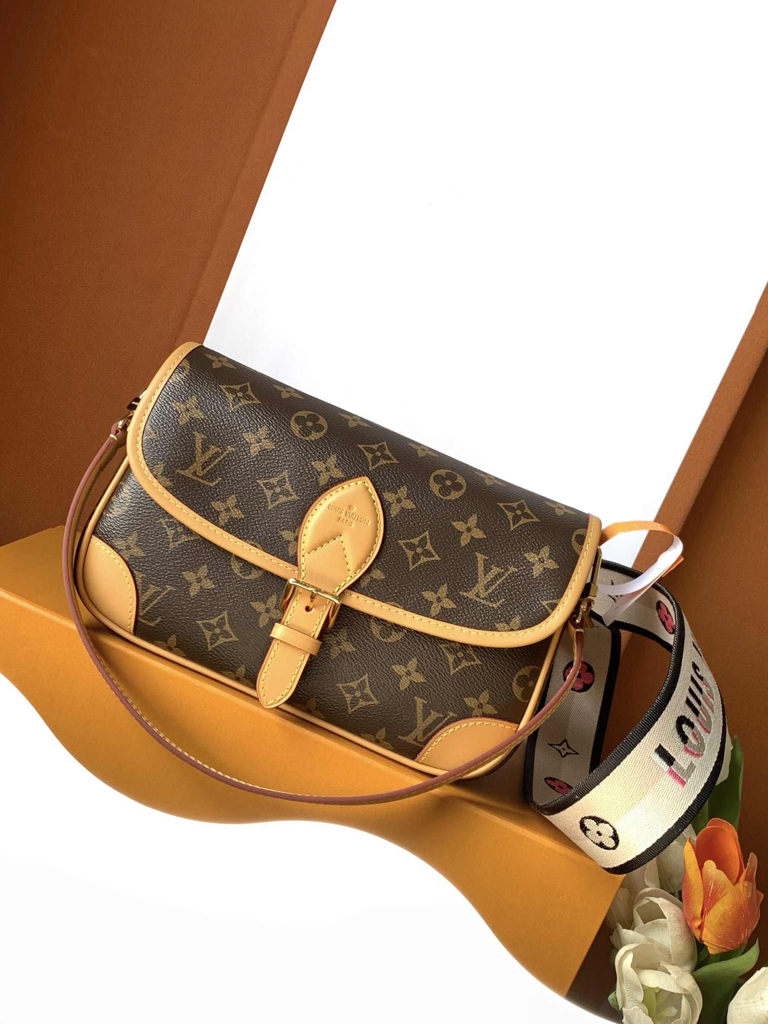 Louis Vuitton Diane — M45985, Product 25453