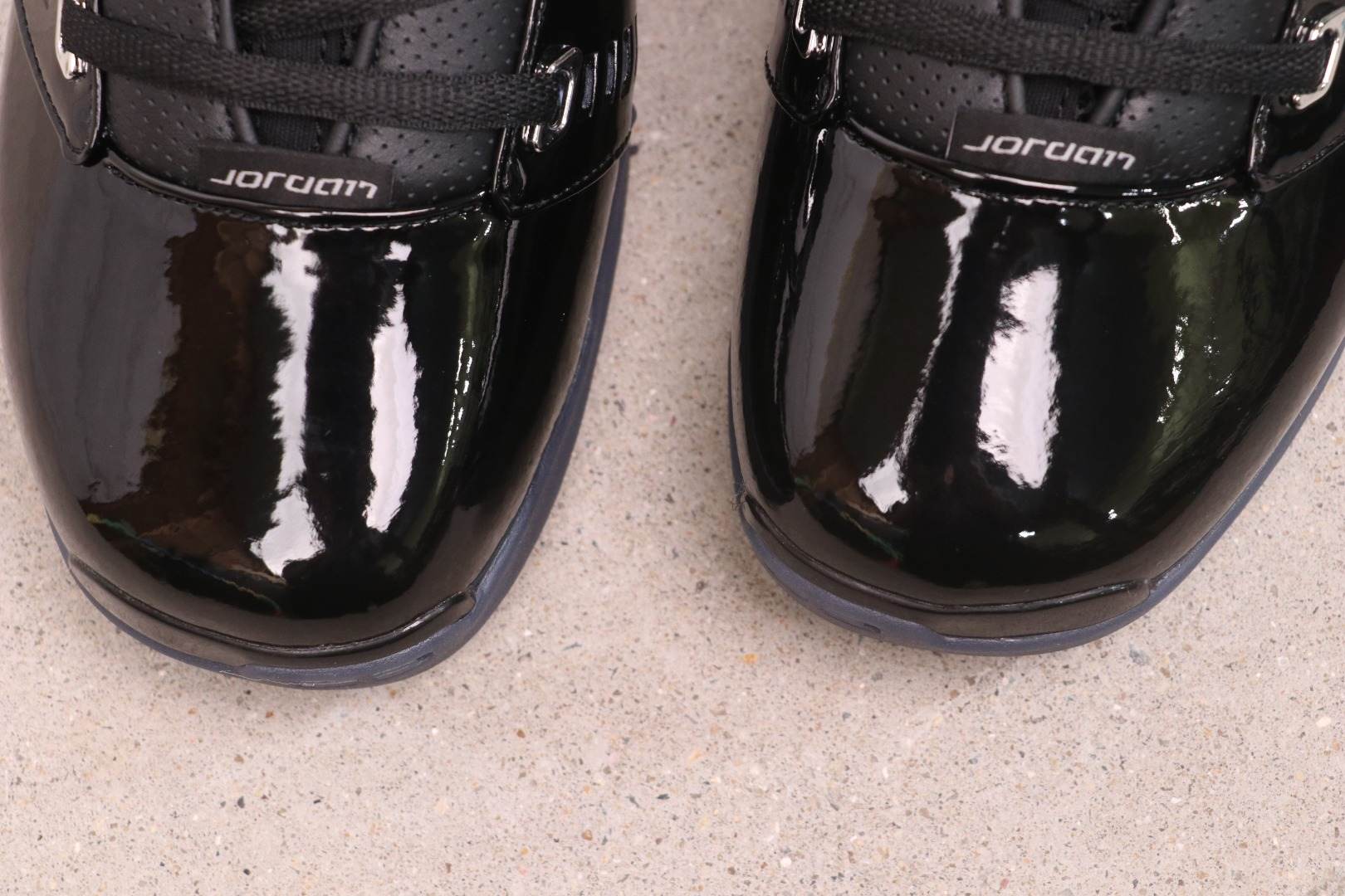 Air Jordan 17 Low “Black Patent” IV7640-001