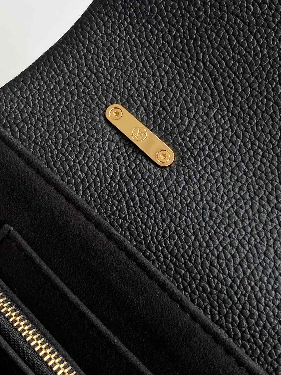 Louis Vuitton Madeleine BB — M45977
