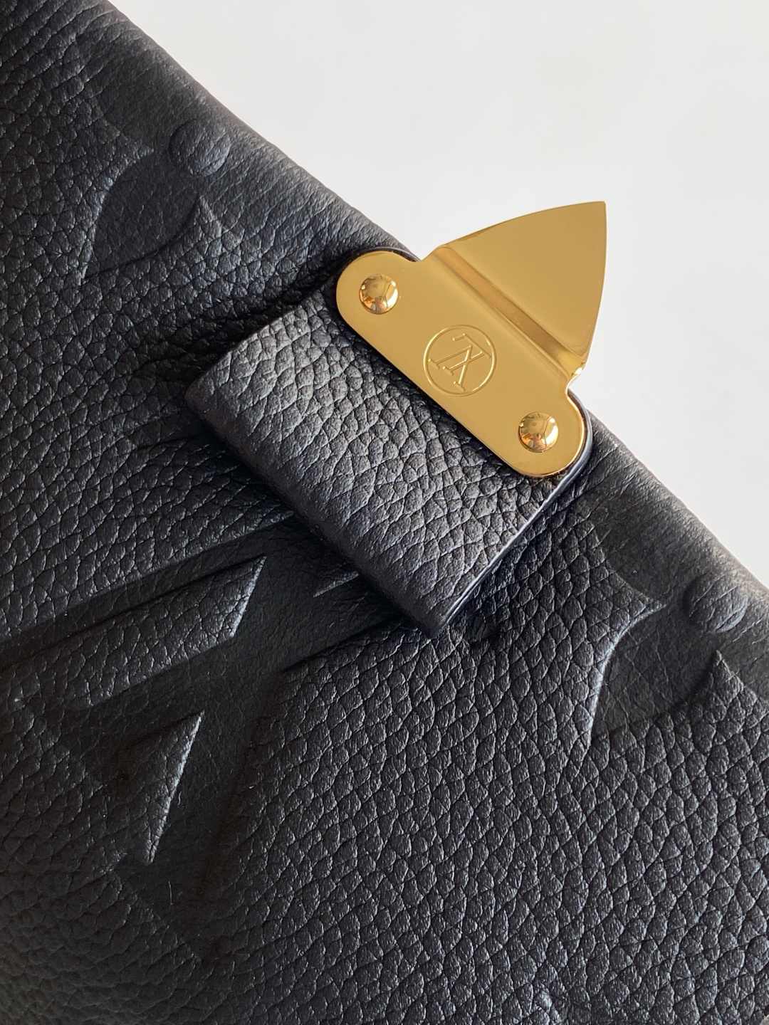 Louis Vuitton Madeleine BB — M45977
