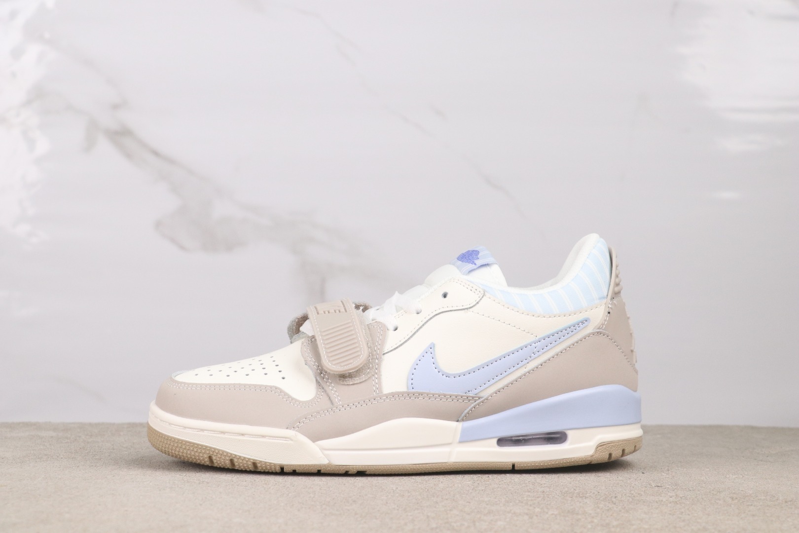 AIR JORDAN LEGACY IR7563-141