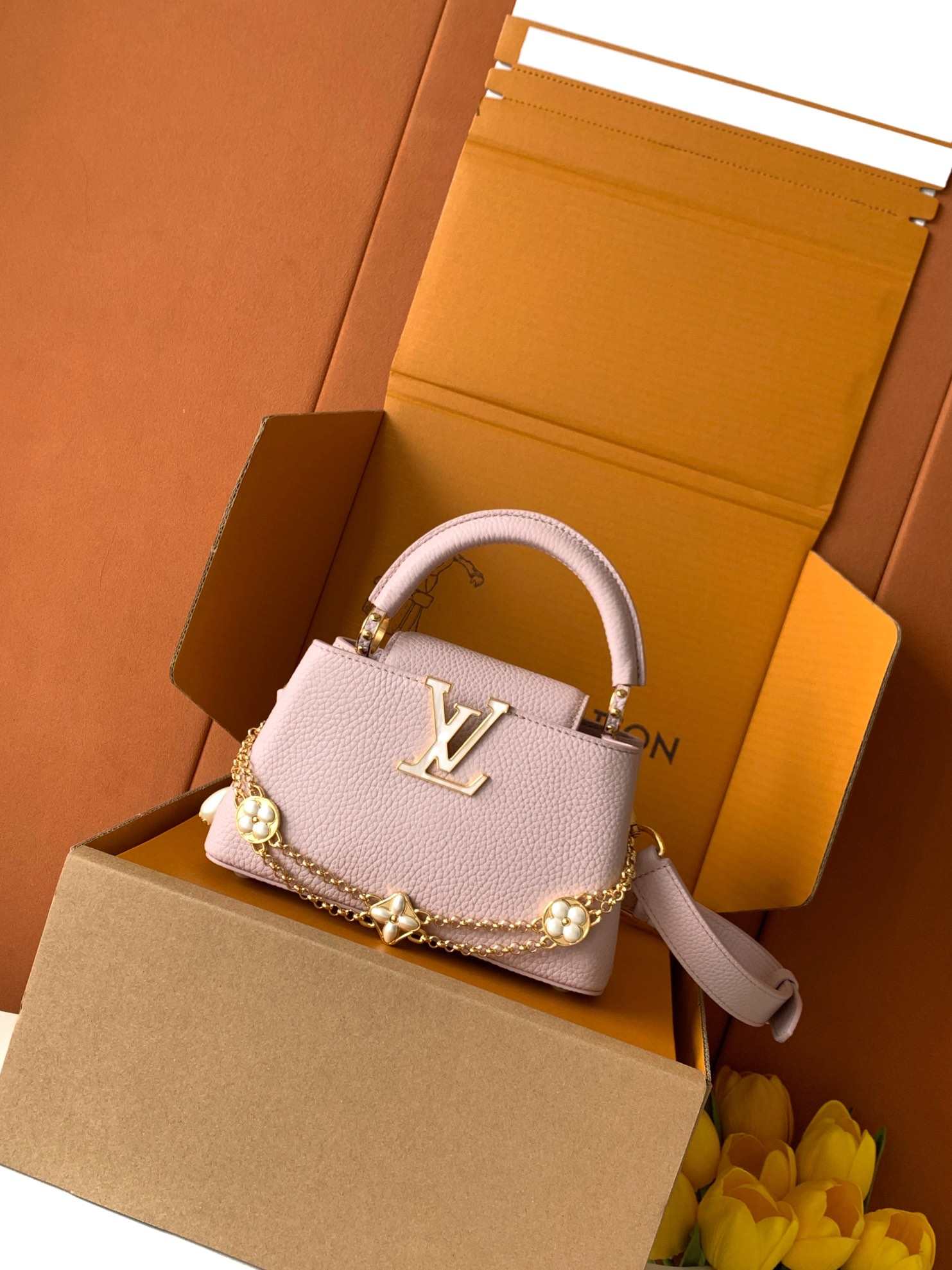 Louis Vuitton Capucines Top-Handle Bag — M25476