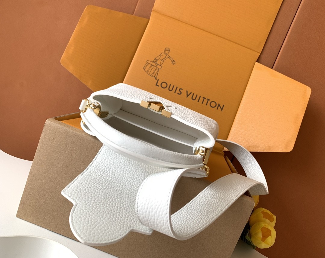 Louis Vuitton Capucines Top-Handle Bag — M59433