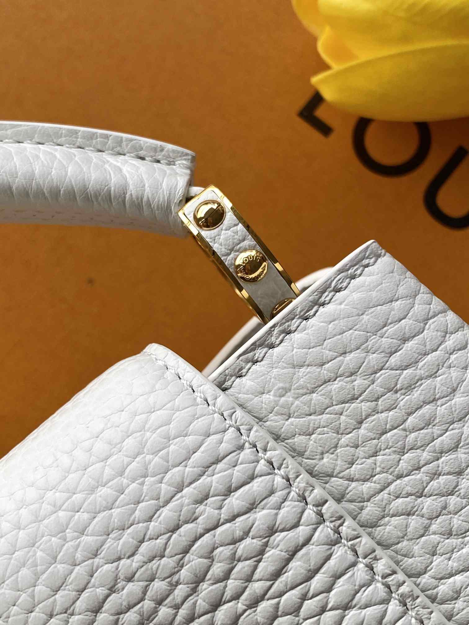 Louis Vuitton Capucines Top-Handle Bag — M59433
