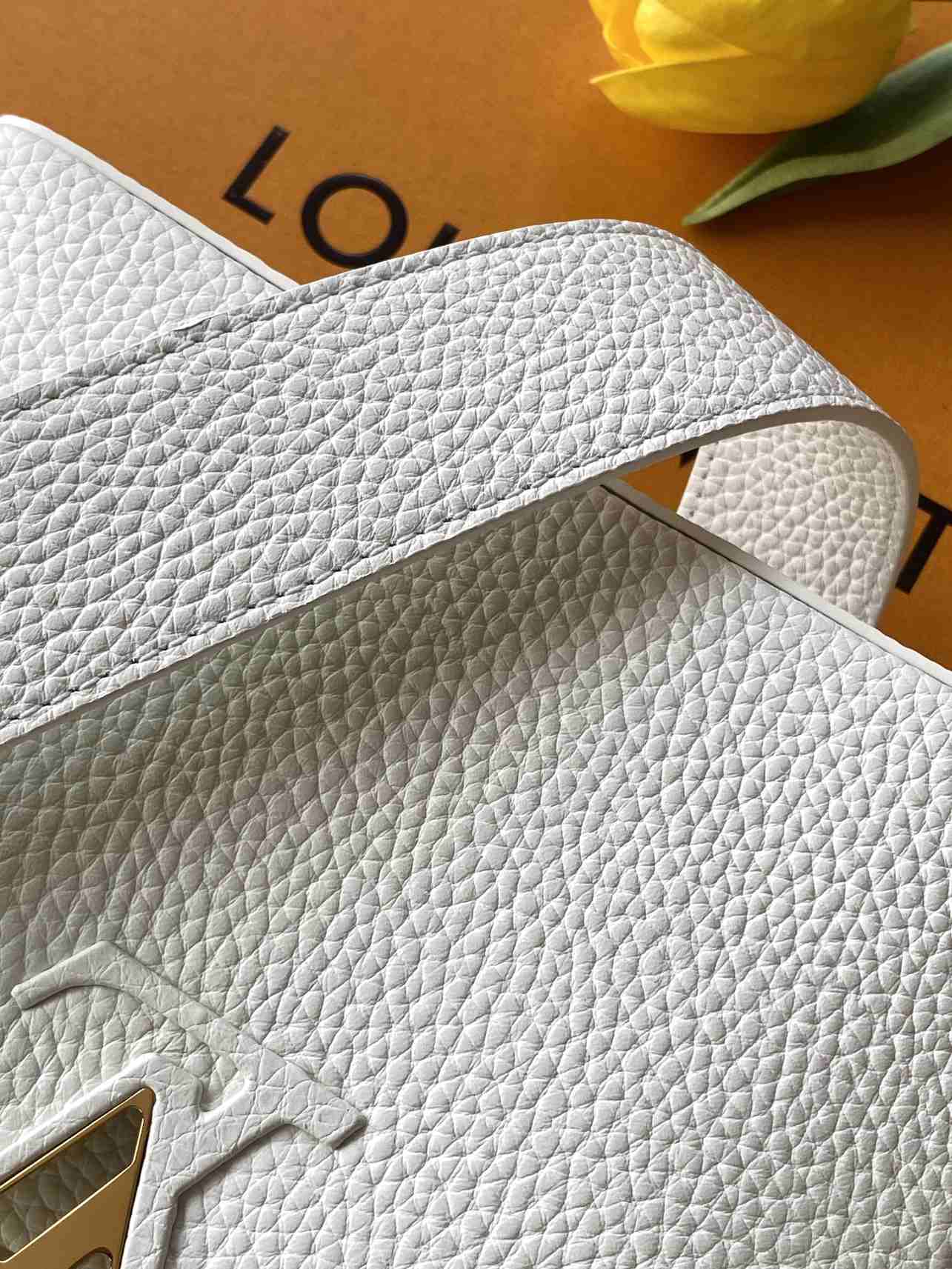 Louis Vuitton Capucines Top-Handle Bag — M59433