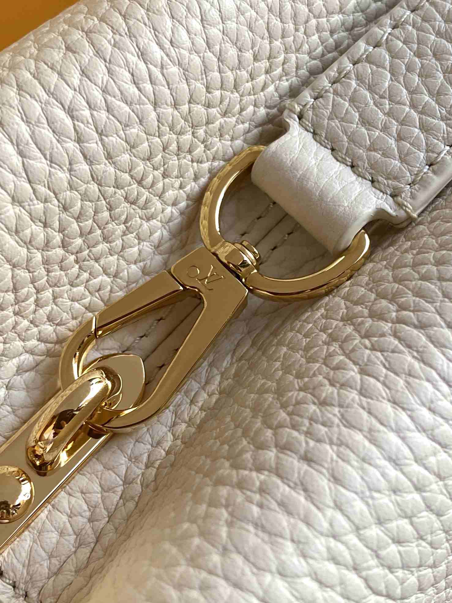 Louis Vuitton Capucines BB Top-Handle Bag — M25404