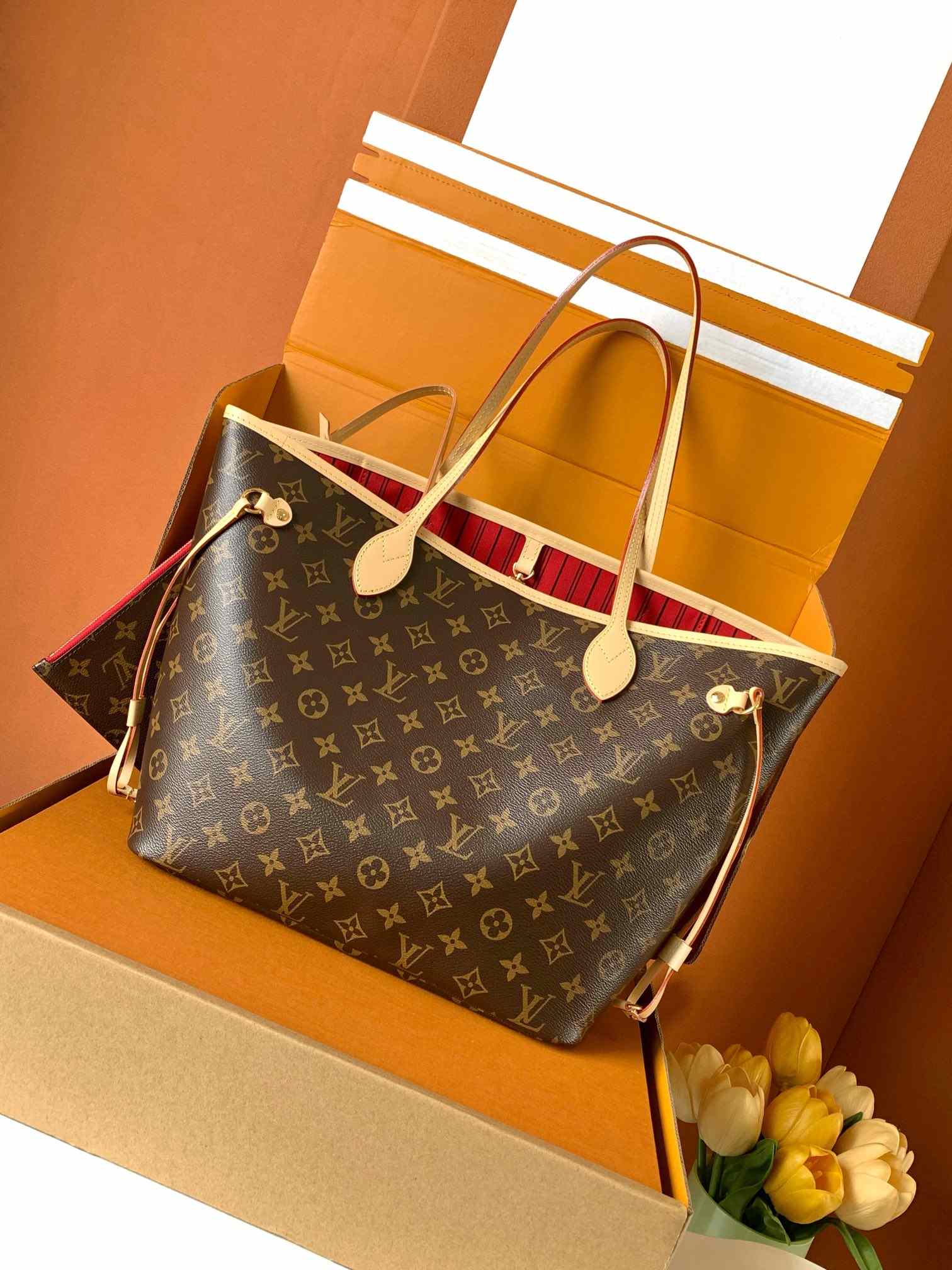 Louis Vuitton Neverfull MM Tote Bag — M46987
