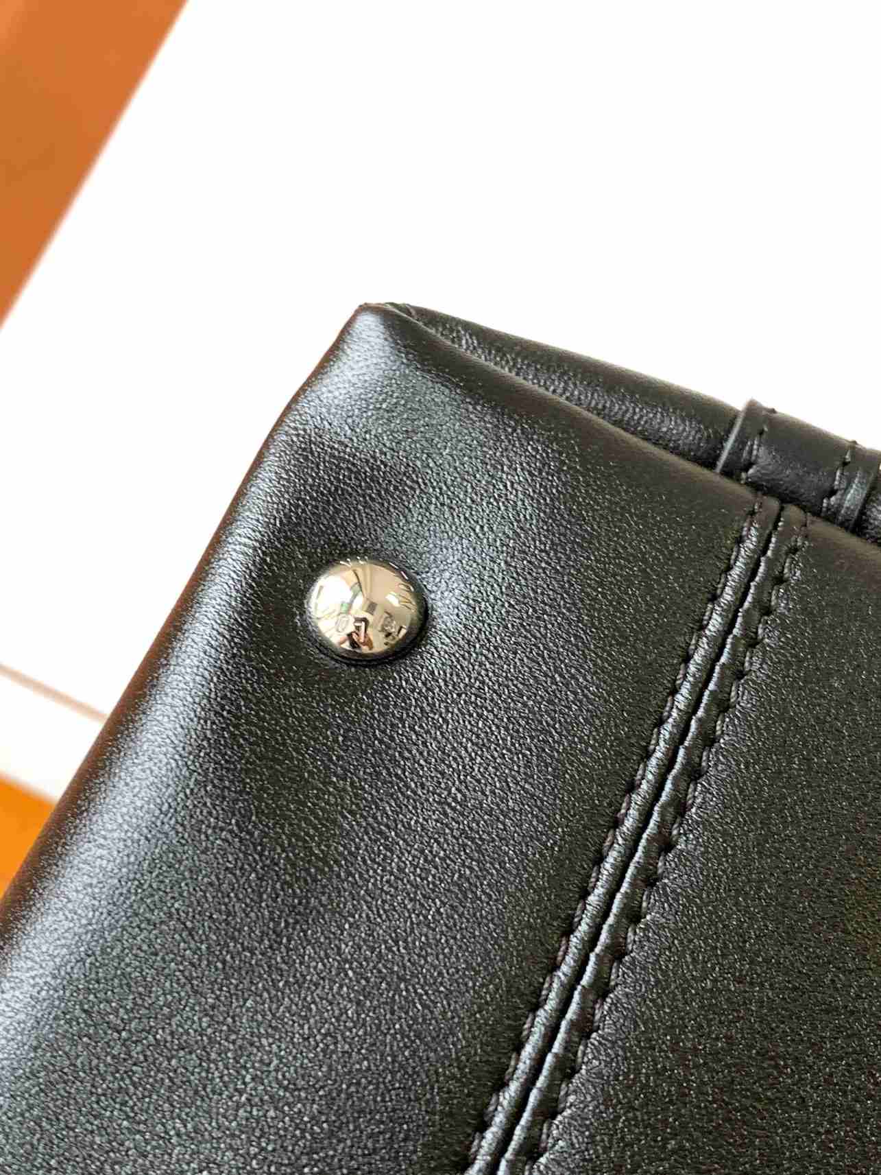Louis Vuitton CarryAll Vibe BB Shoulder Bag — M12888