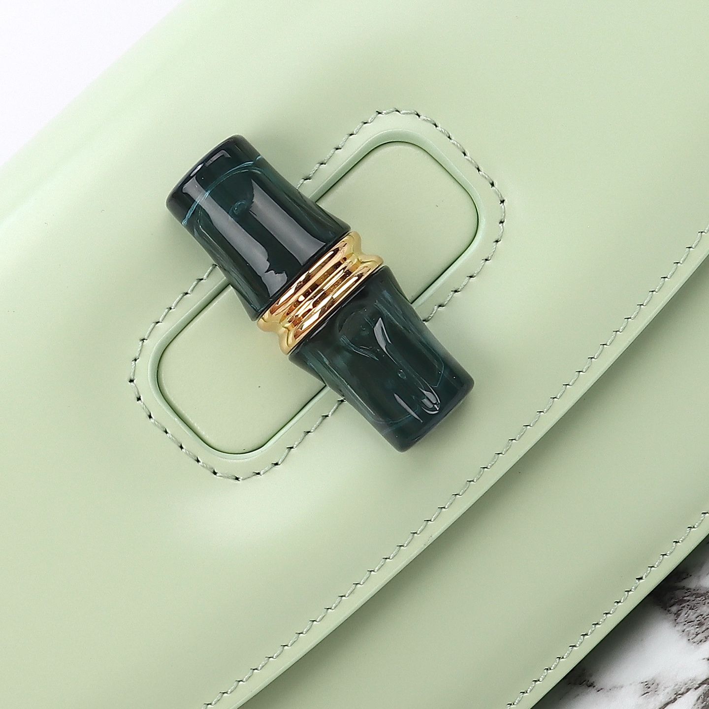 Gucci Bamboo Diva Medium Bag — 827750