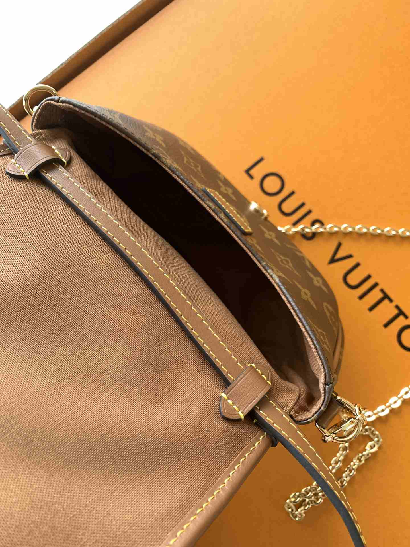 Louis Vuitton Pochette Duo BB — M26592