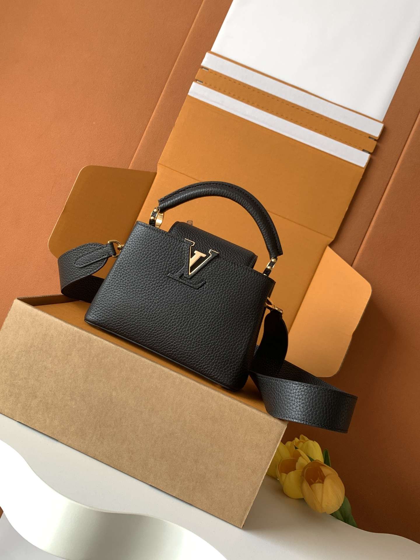 Louis Vuitton Capucines-Style Top-Handle Bag — M59433